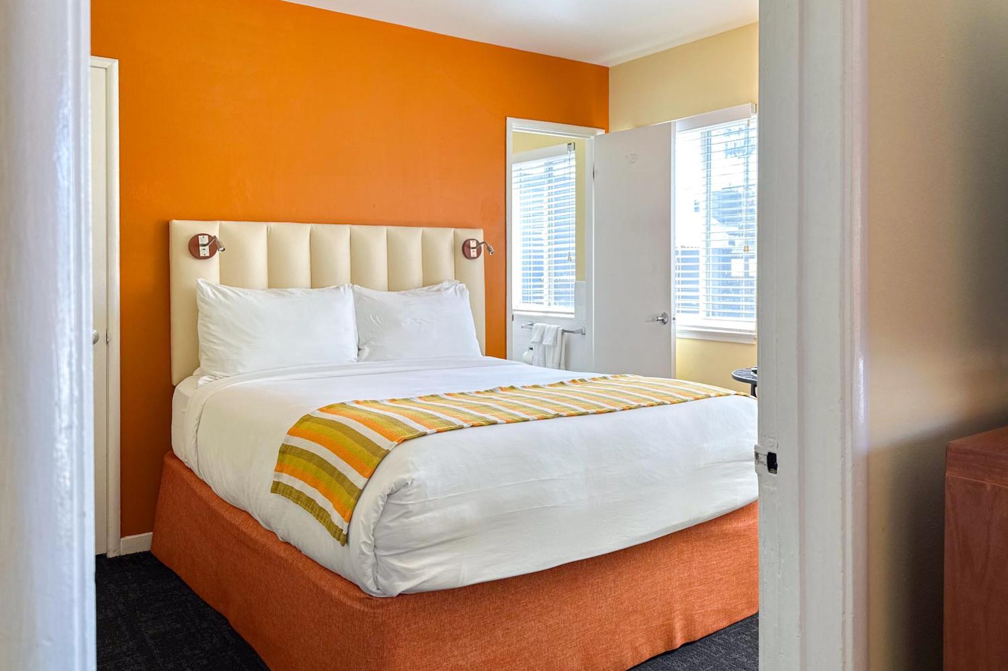 Del Sol Hotel