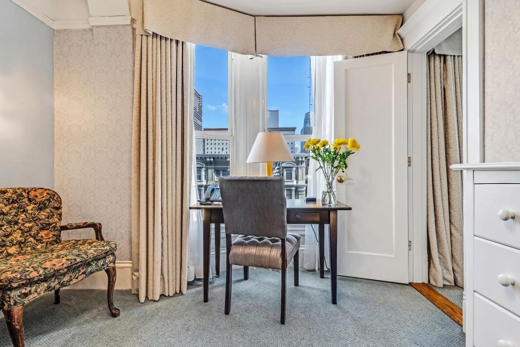 Cornell De France Hotel