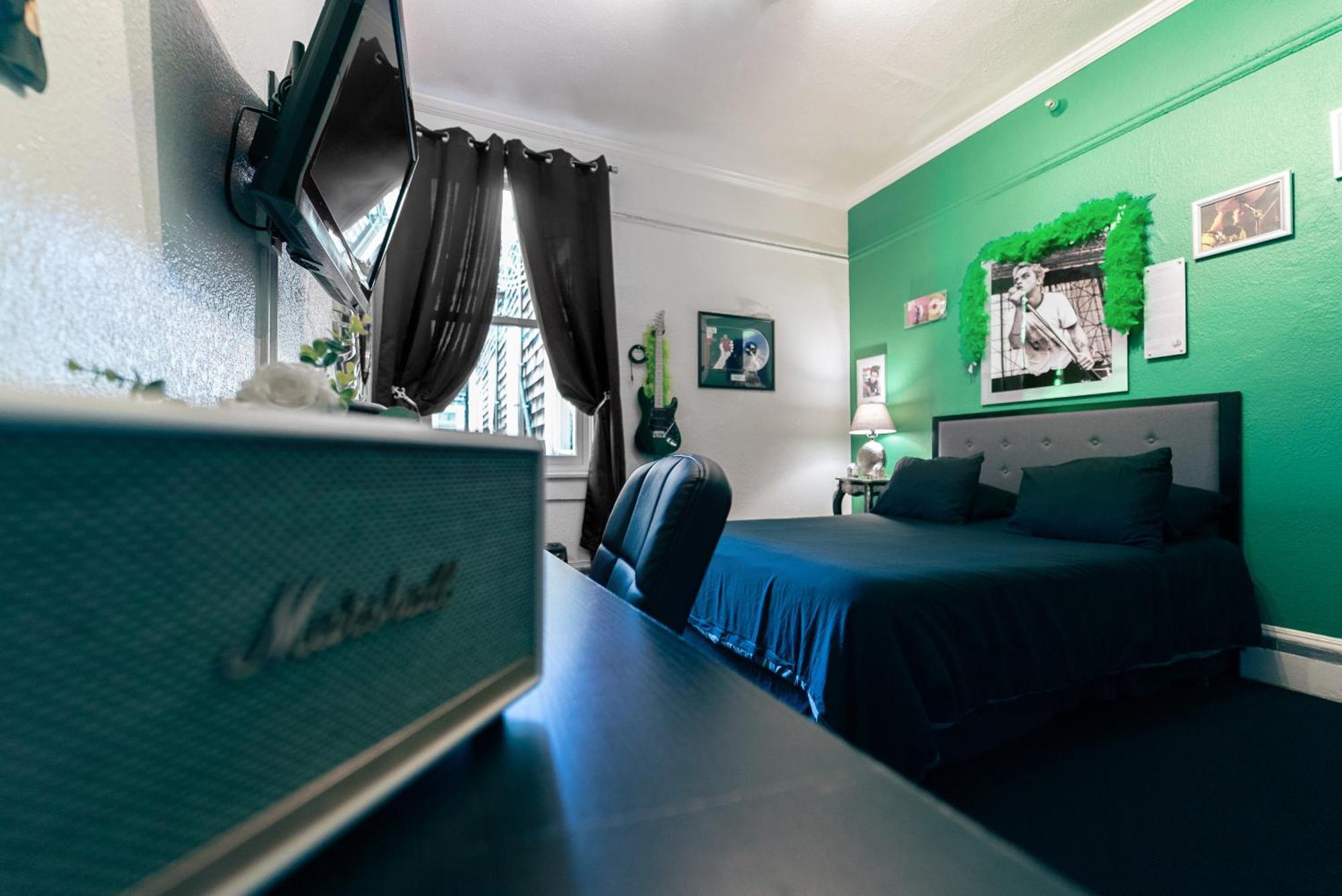 Hostel Music - Of The Music Hall Of Fame *
