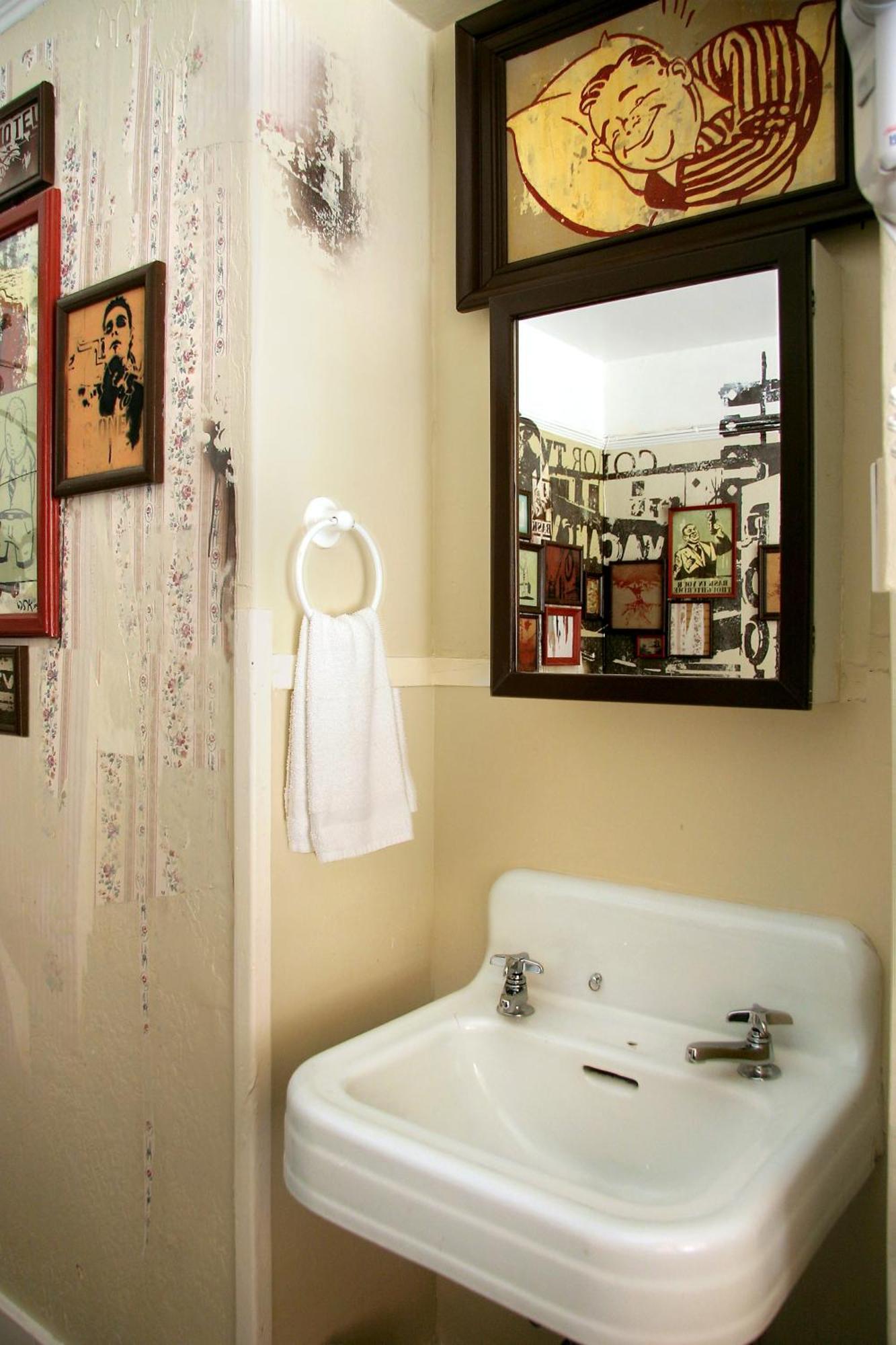 Hotel Des Arts 2*