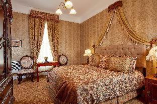 Queen Anne Hotel