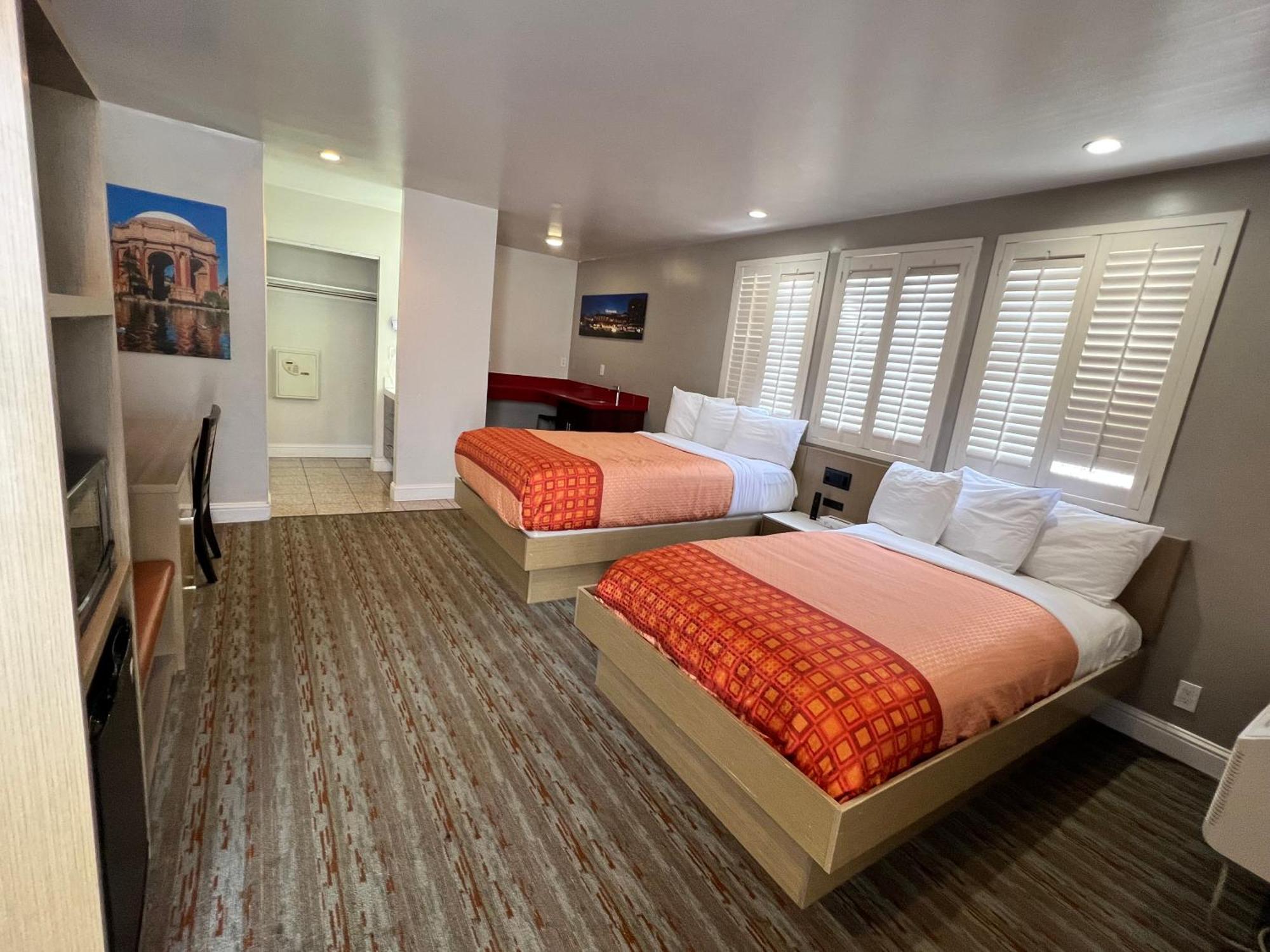Presidio Parkway Motel