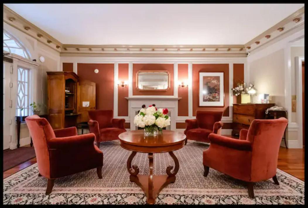 Powell Place 2*