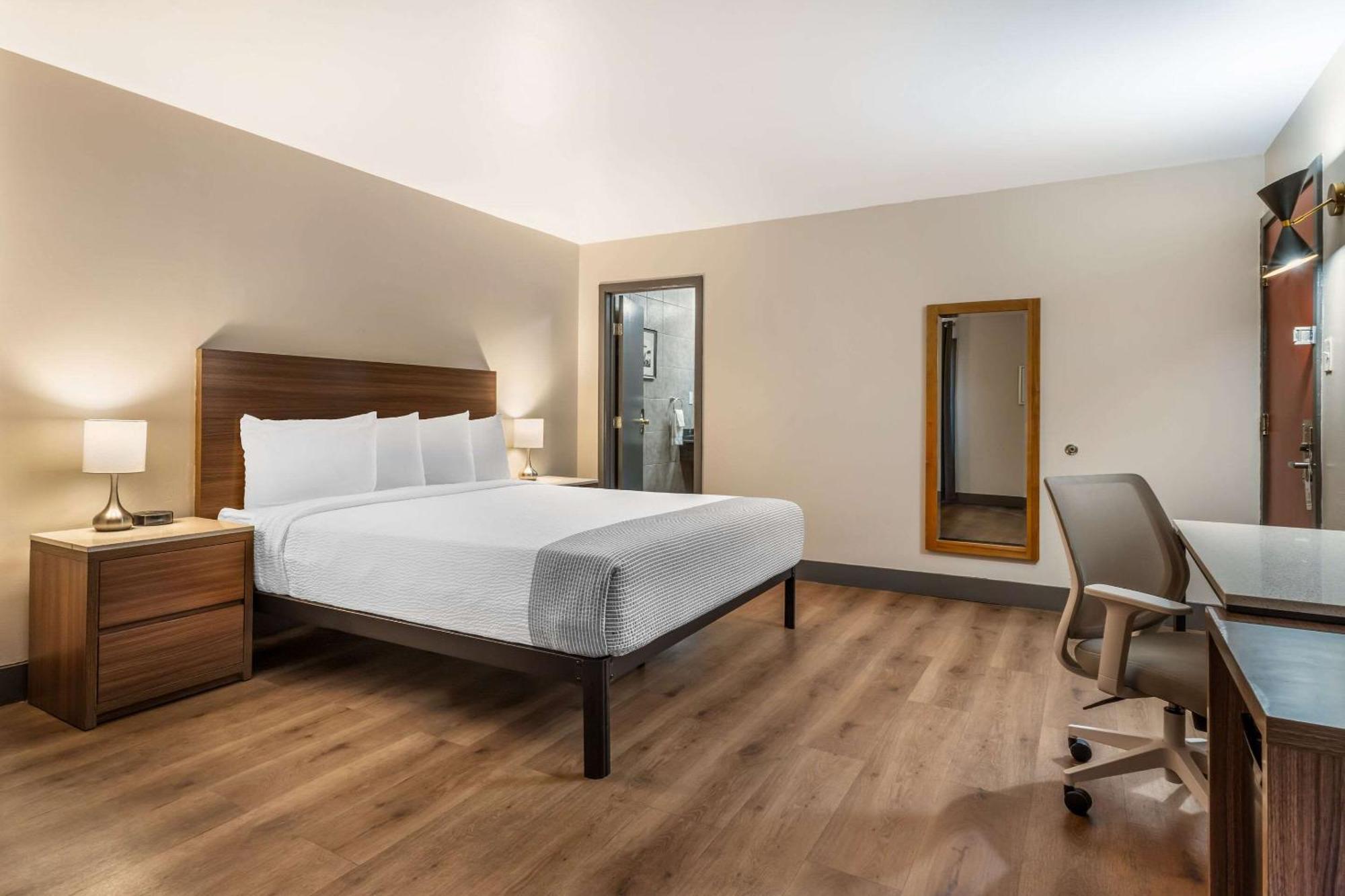 La Luna Inn, Ascend Collection