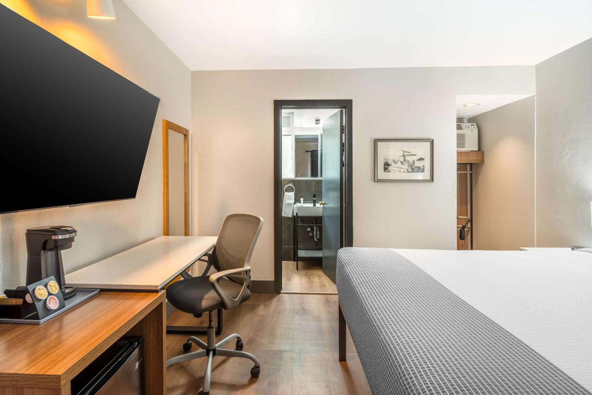 Hotel La Luna Inn, Ascend Collection 2*