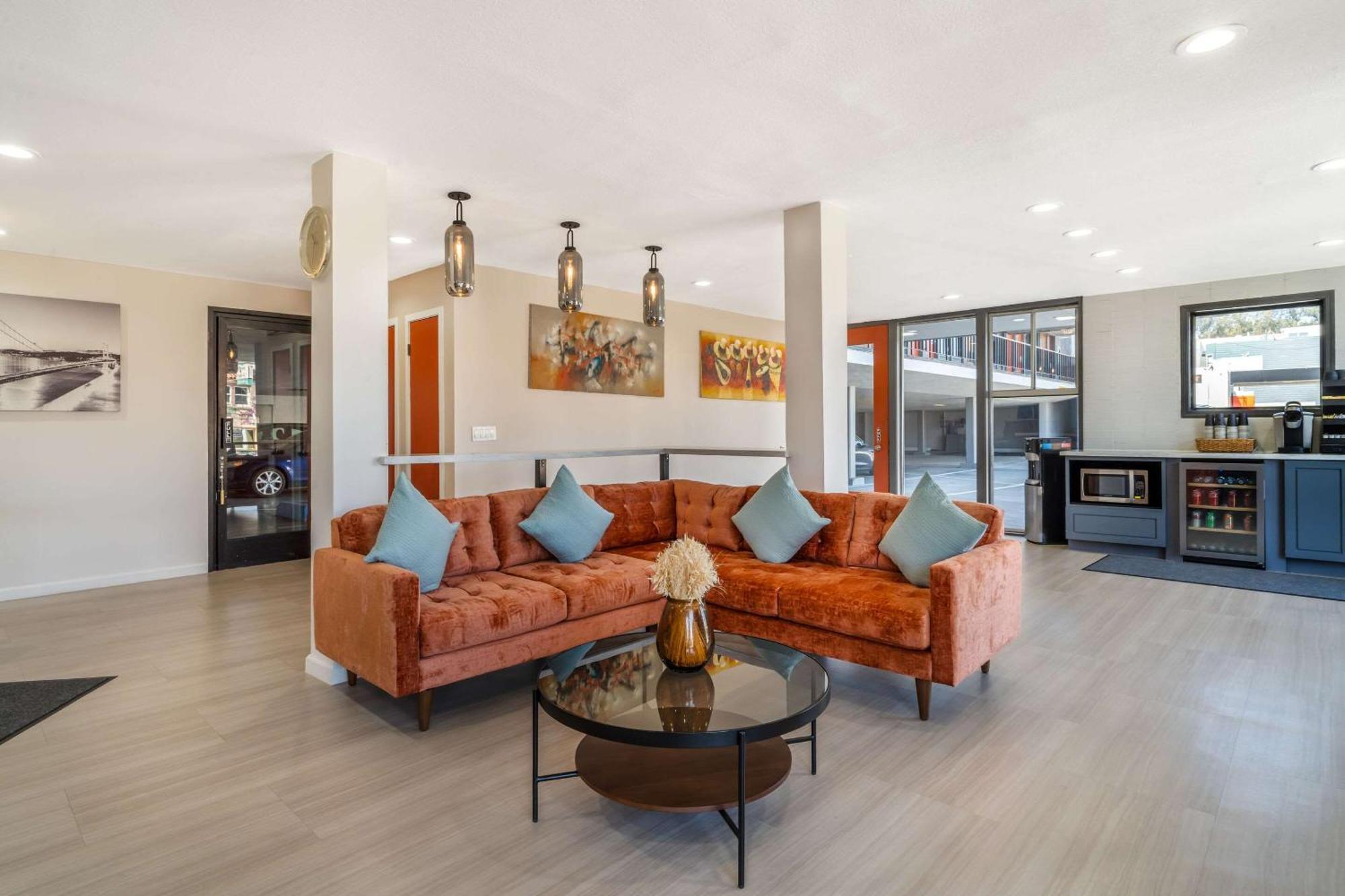 La Luna Inn, Ascend Collection Hotel 2*