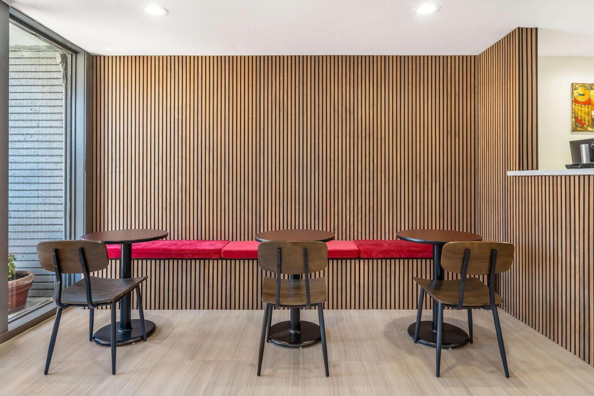 La Luna Inn, Ascend Collection Hotel