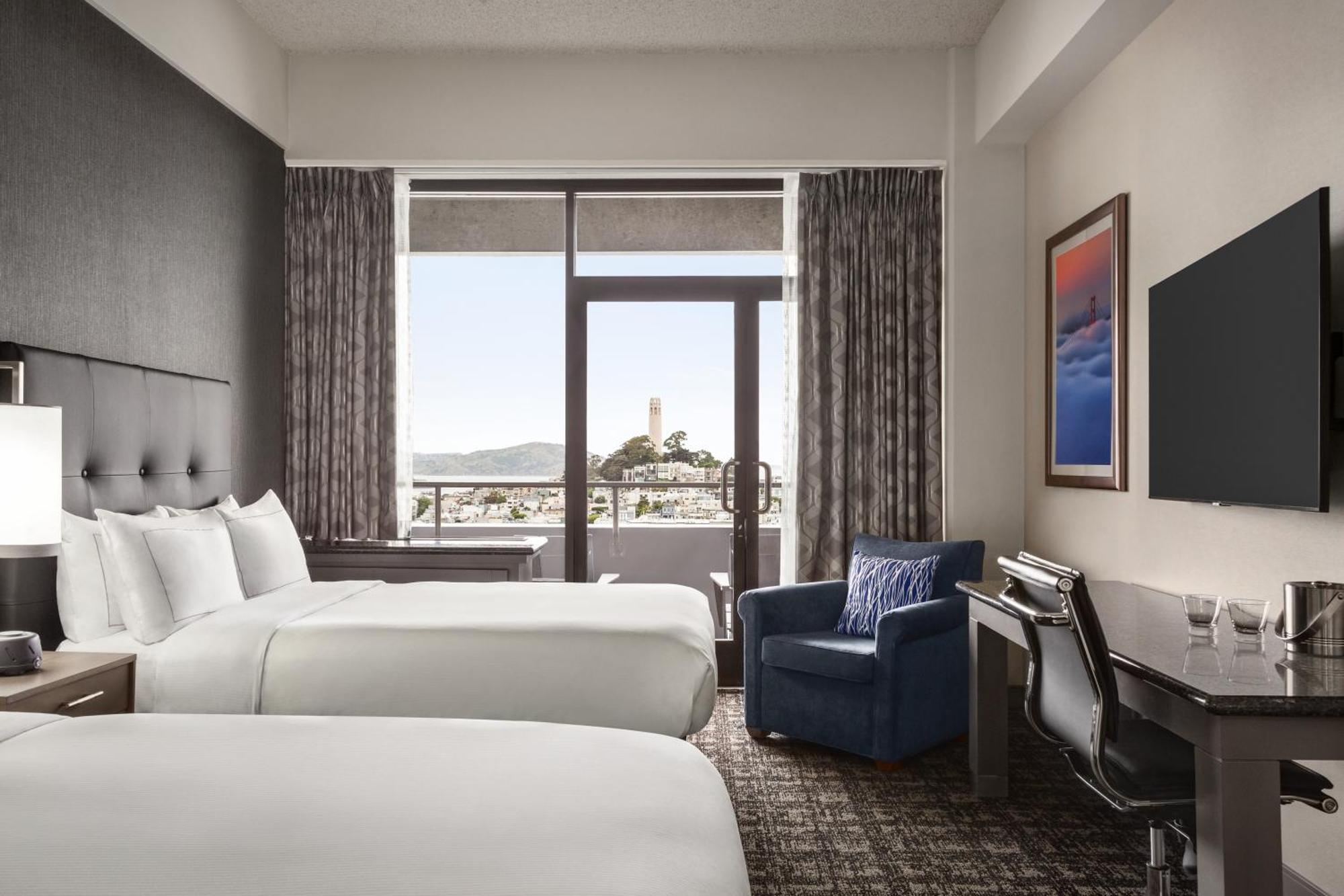 Hilton Financial District 4*