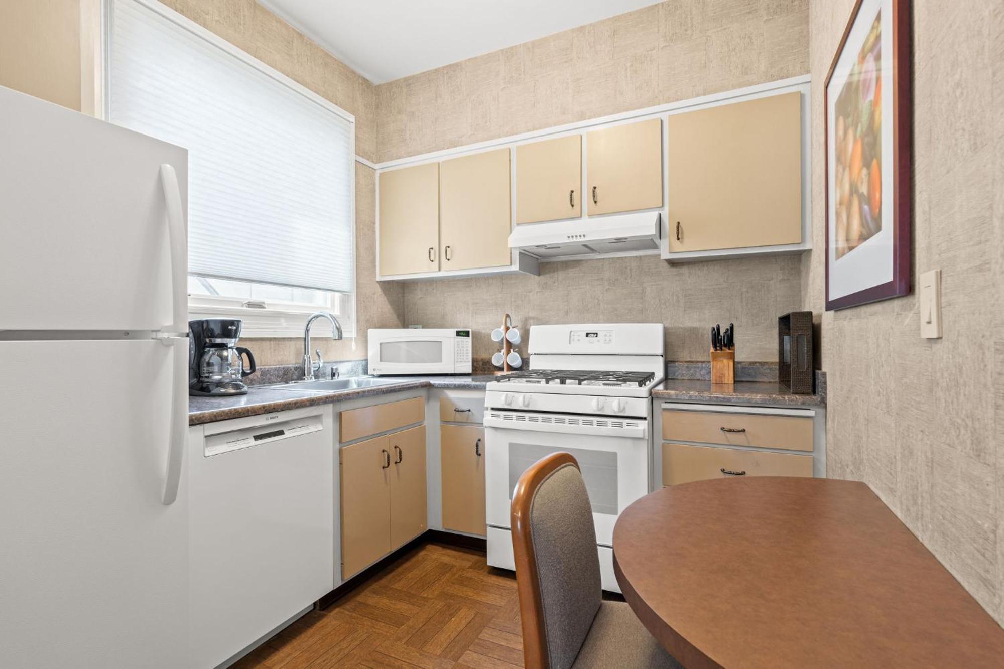 Powell Place Aparthotel