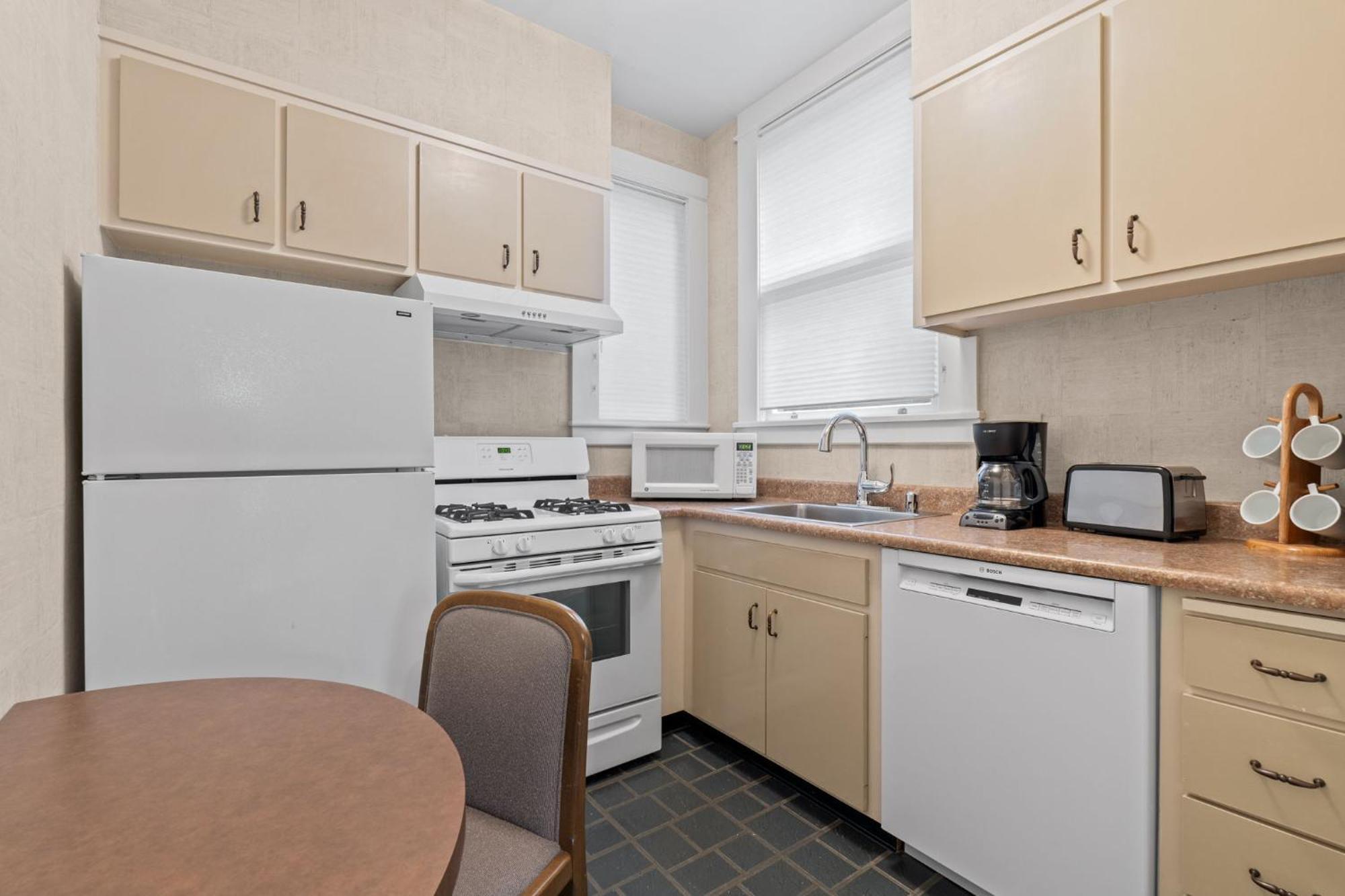 Aparthotel Powell Place 2*