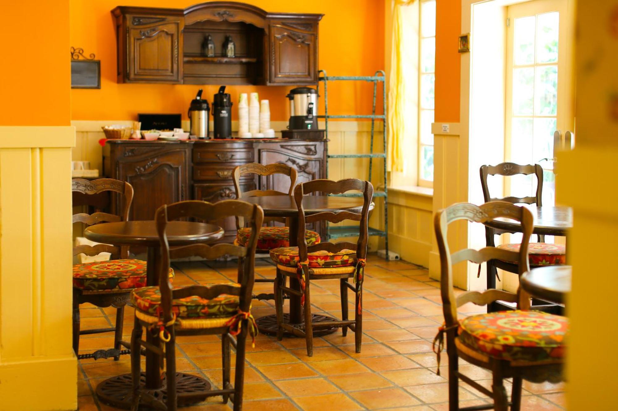 Petite Hotel 3*