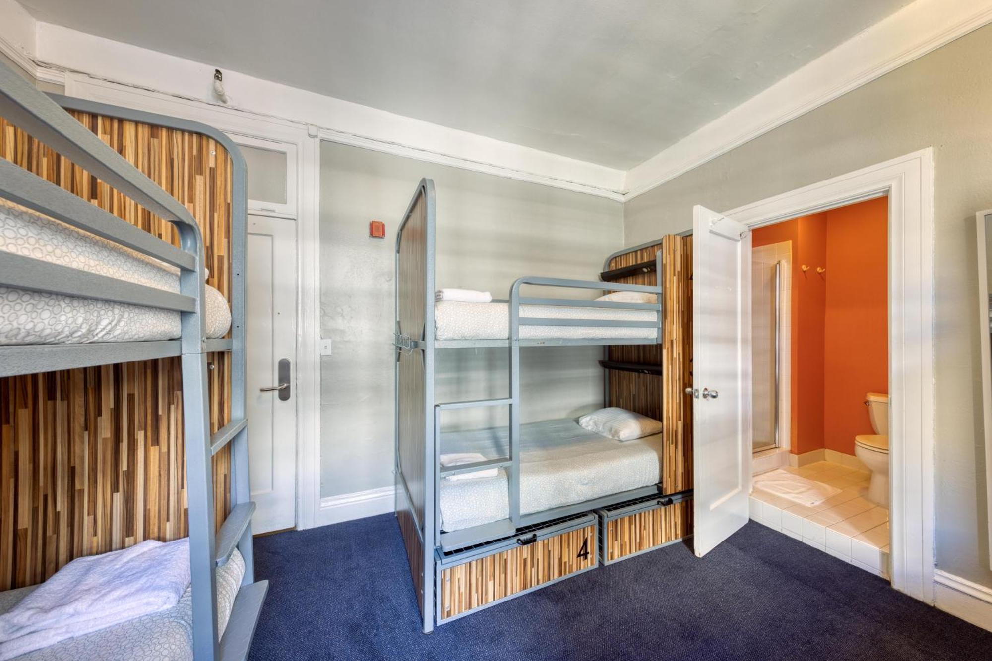 Hi Downtown (adults Only) Hostel *