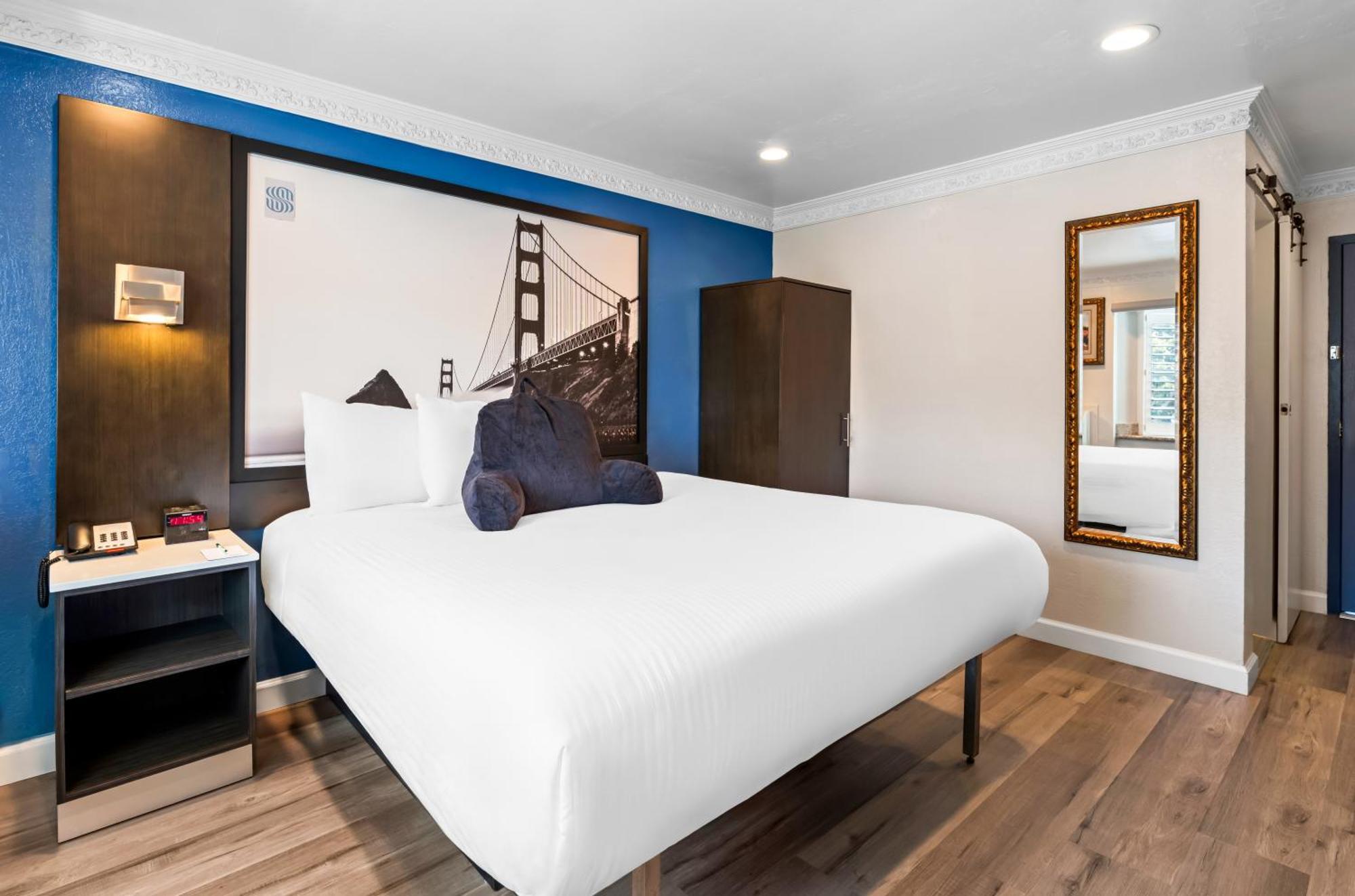 Signature Marina District Motel 2*
