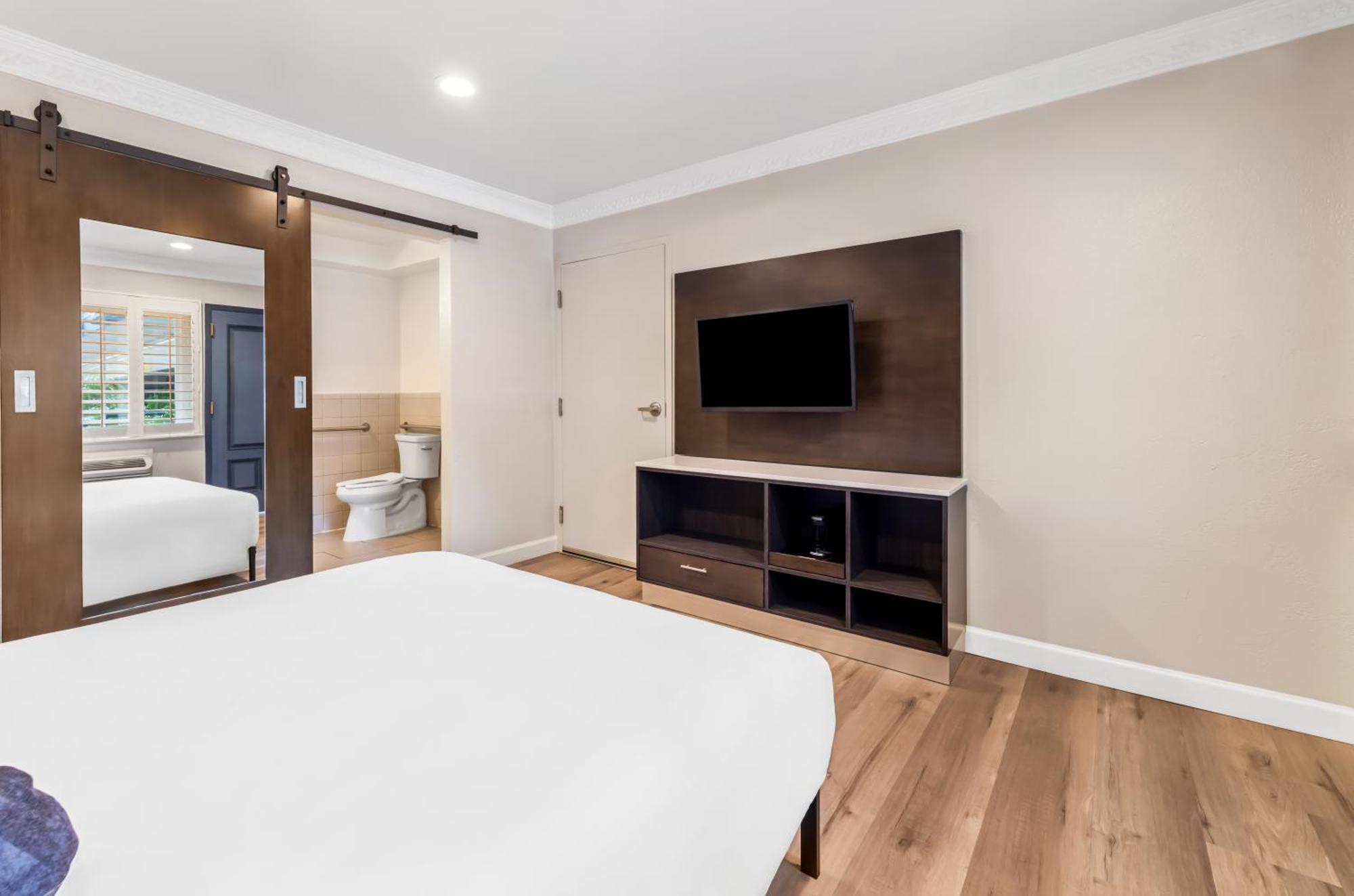 Signature Marina District Motel