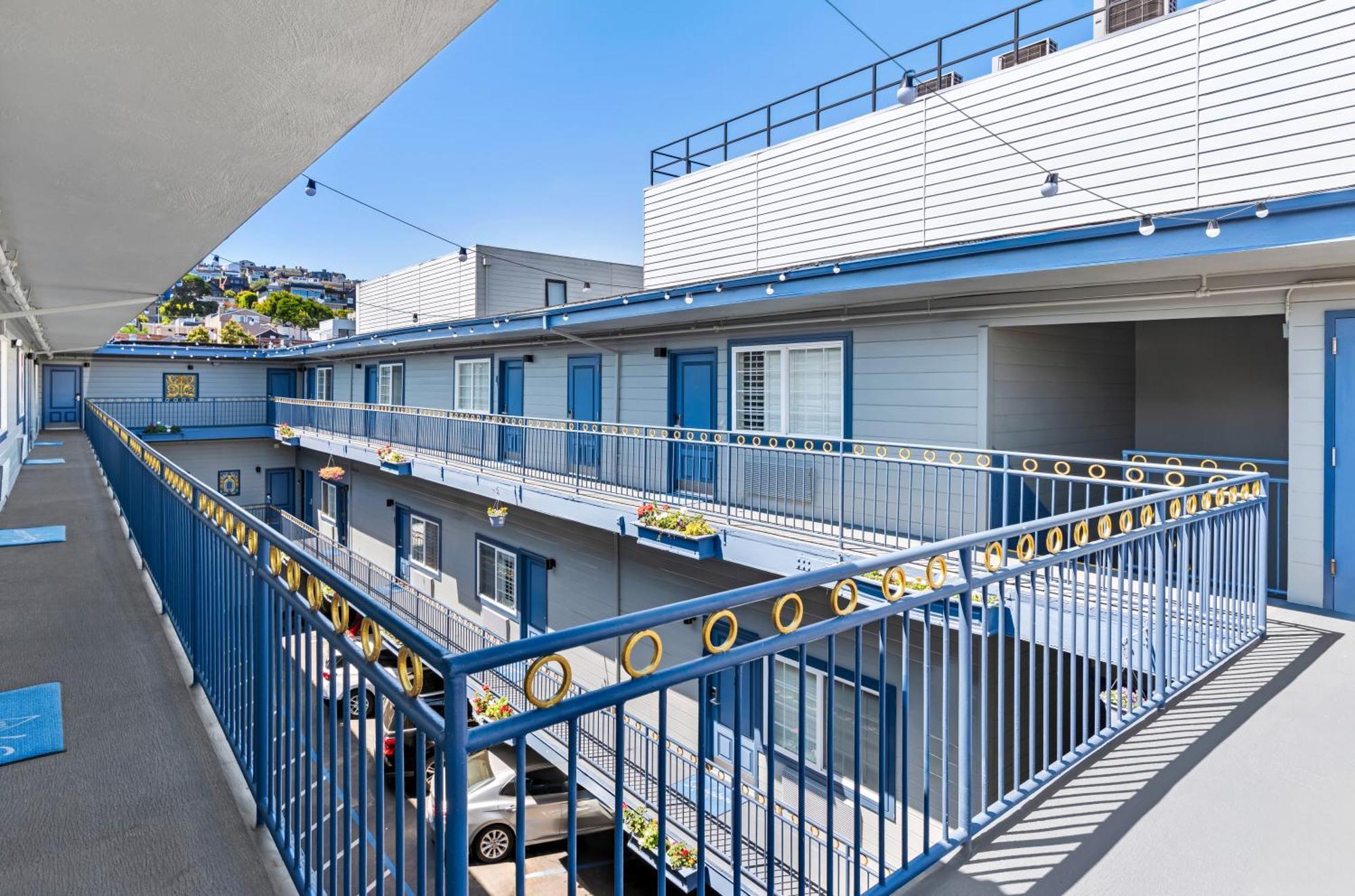 Signature Marina District Motel 2*