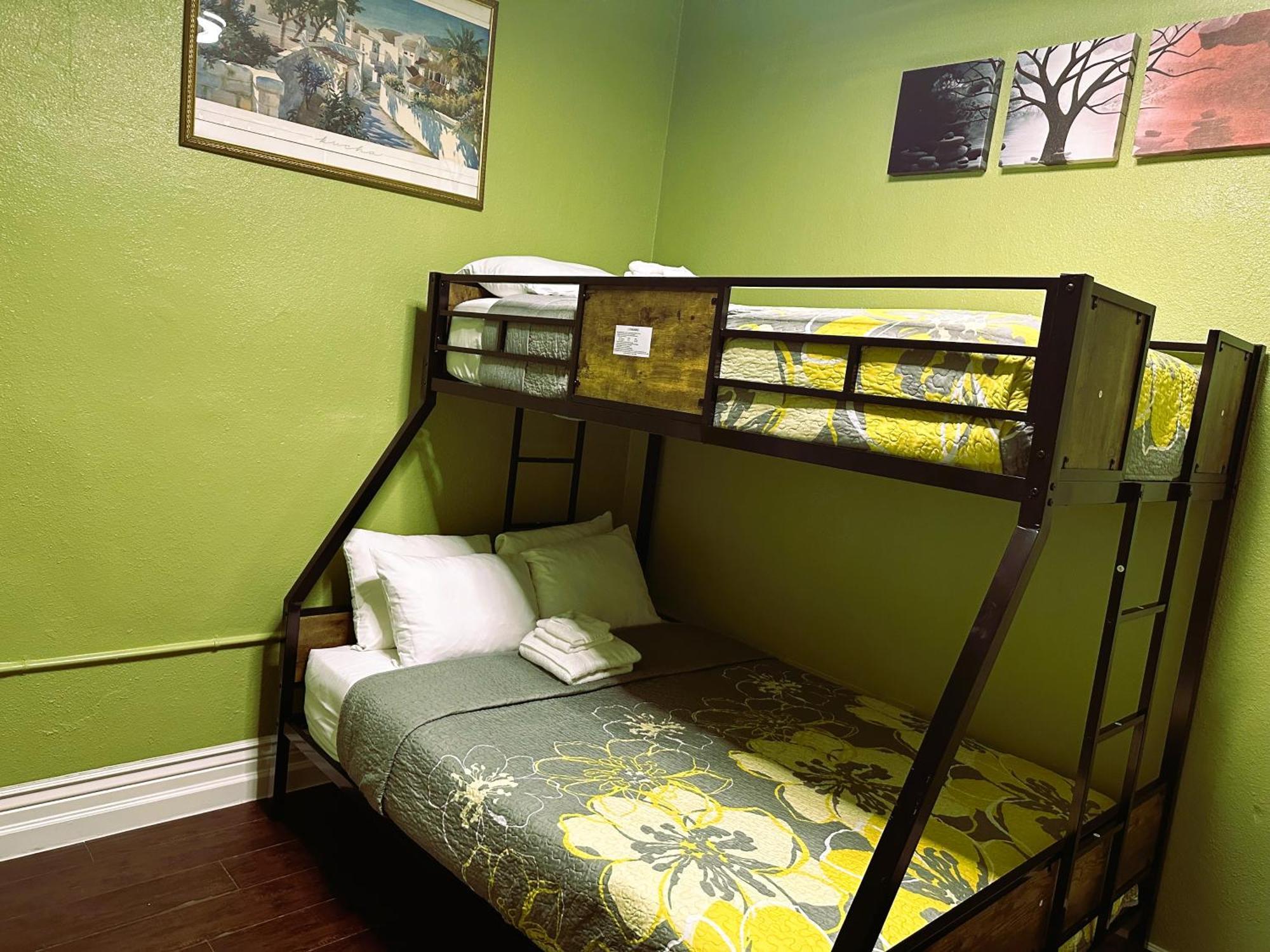 Orange Village Hostel *