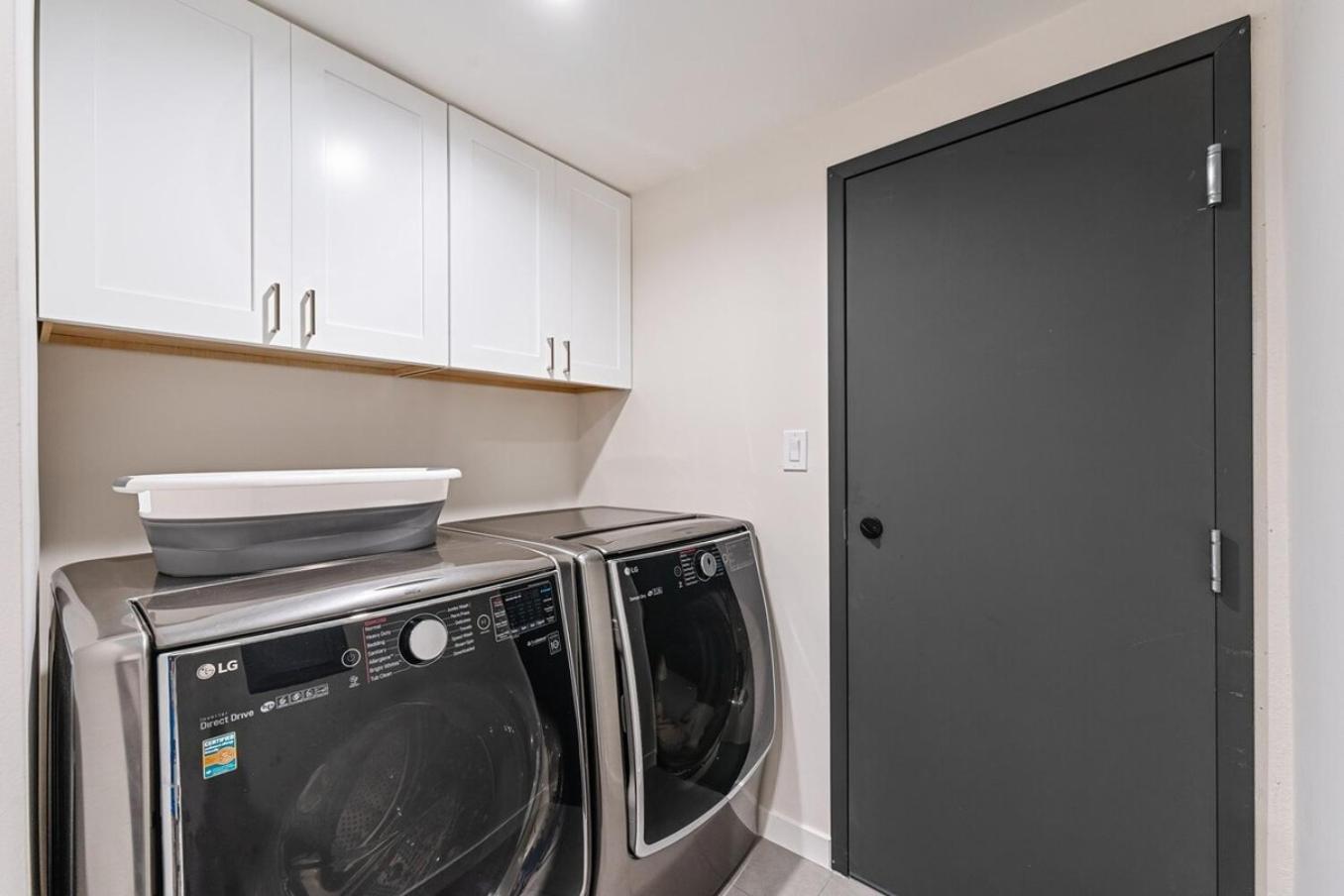 Modern & Convenient 3br2ba Edwardian W Parking * San Francisco