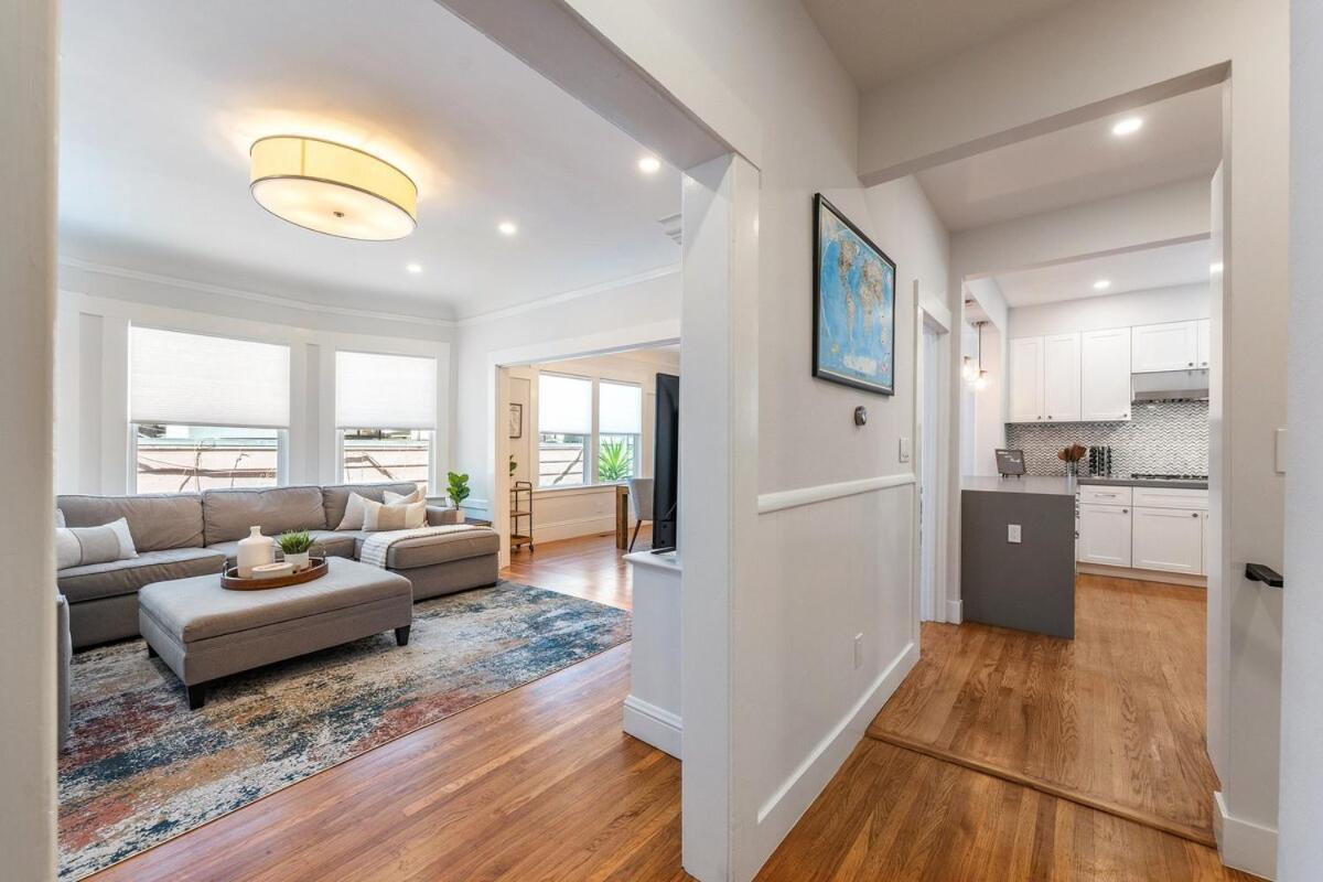Modern & Convenient 3br2ba Edwardian W Parking