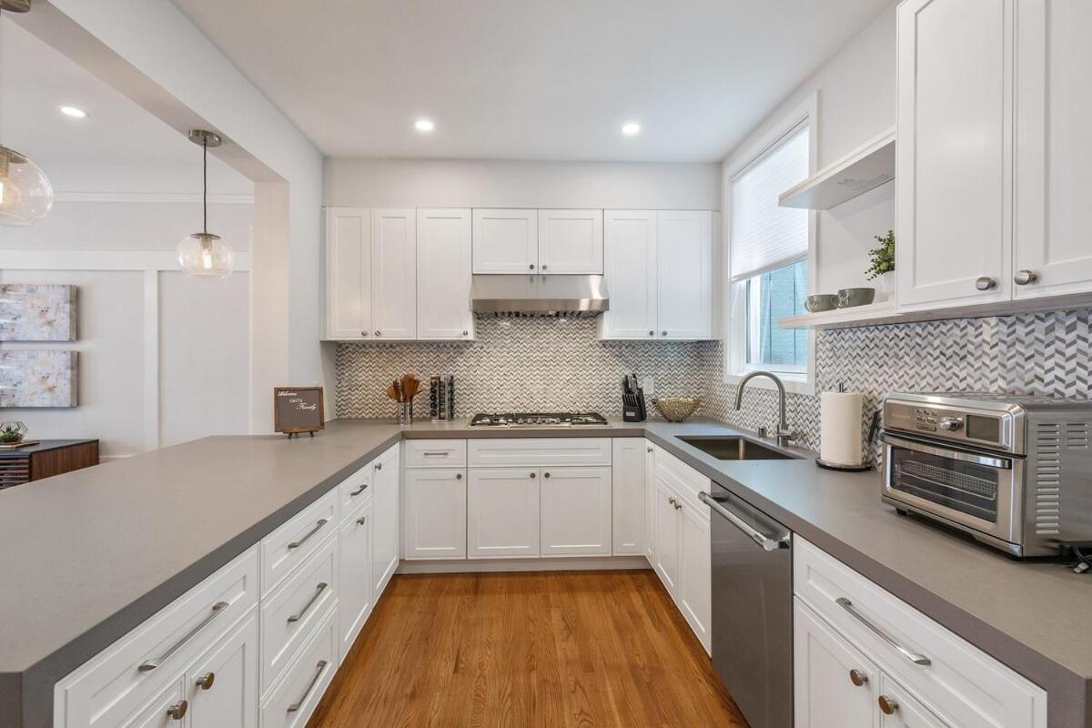 Modern & Convenient 3br2ba Edwardian W Parking Holiday home *