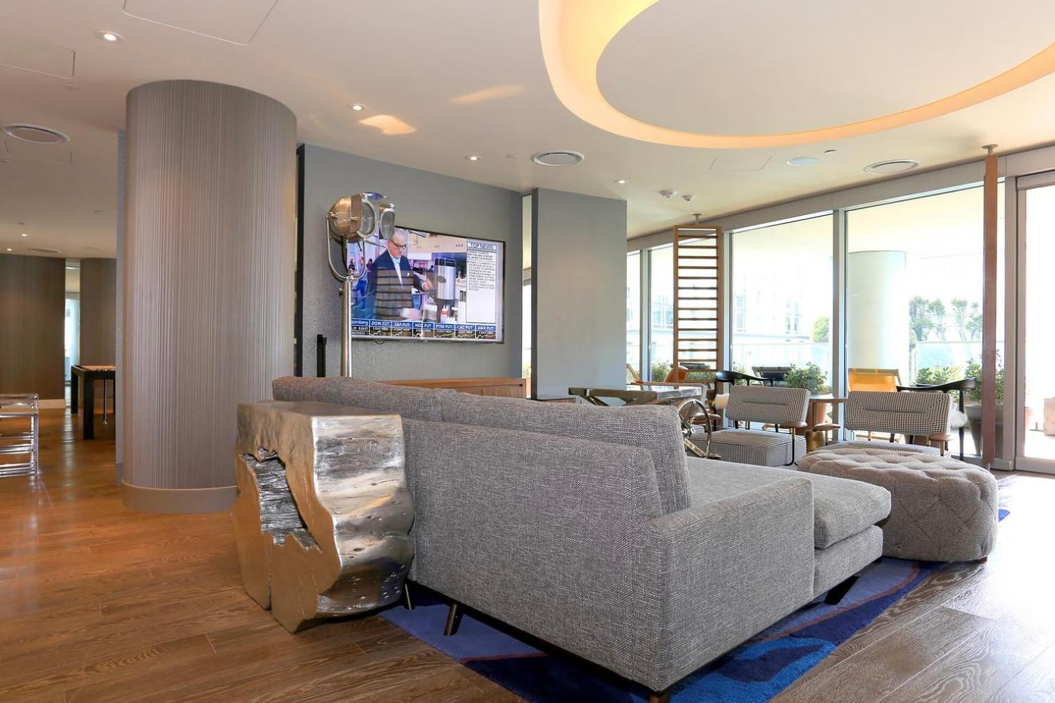 Soma 1br W Yoga Rooftop Movie Theater Nr Bars Sfo-1484 Apartment