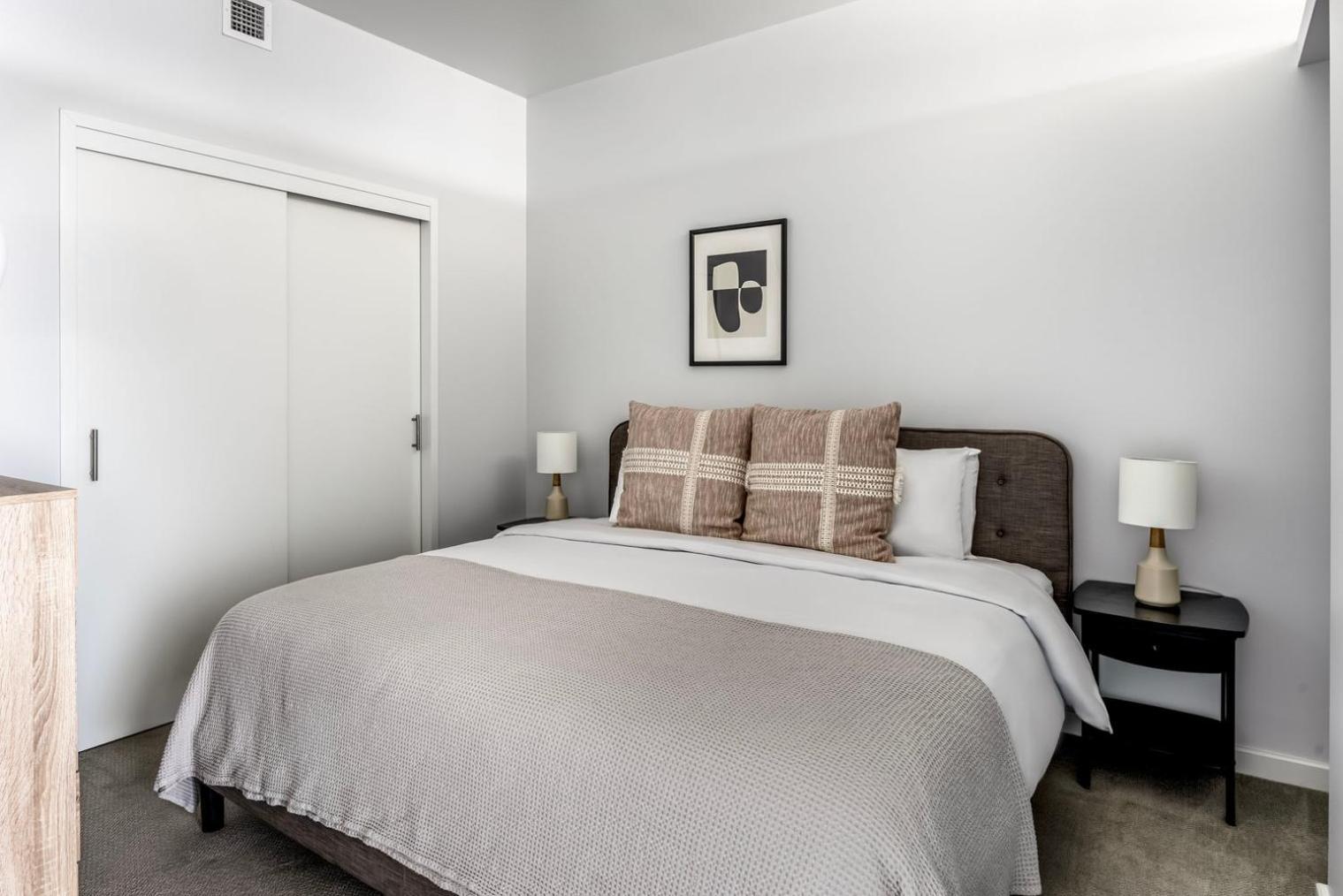 Soma 1br W Yoga Rooftop Movie Theater Nr Bars Sfo-1484