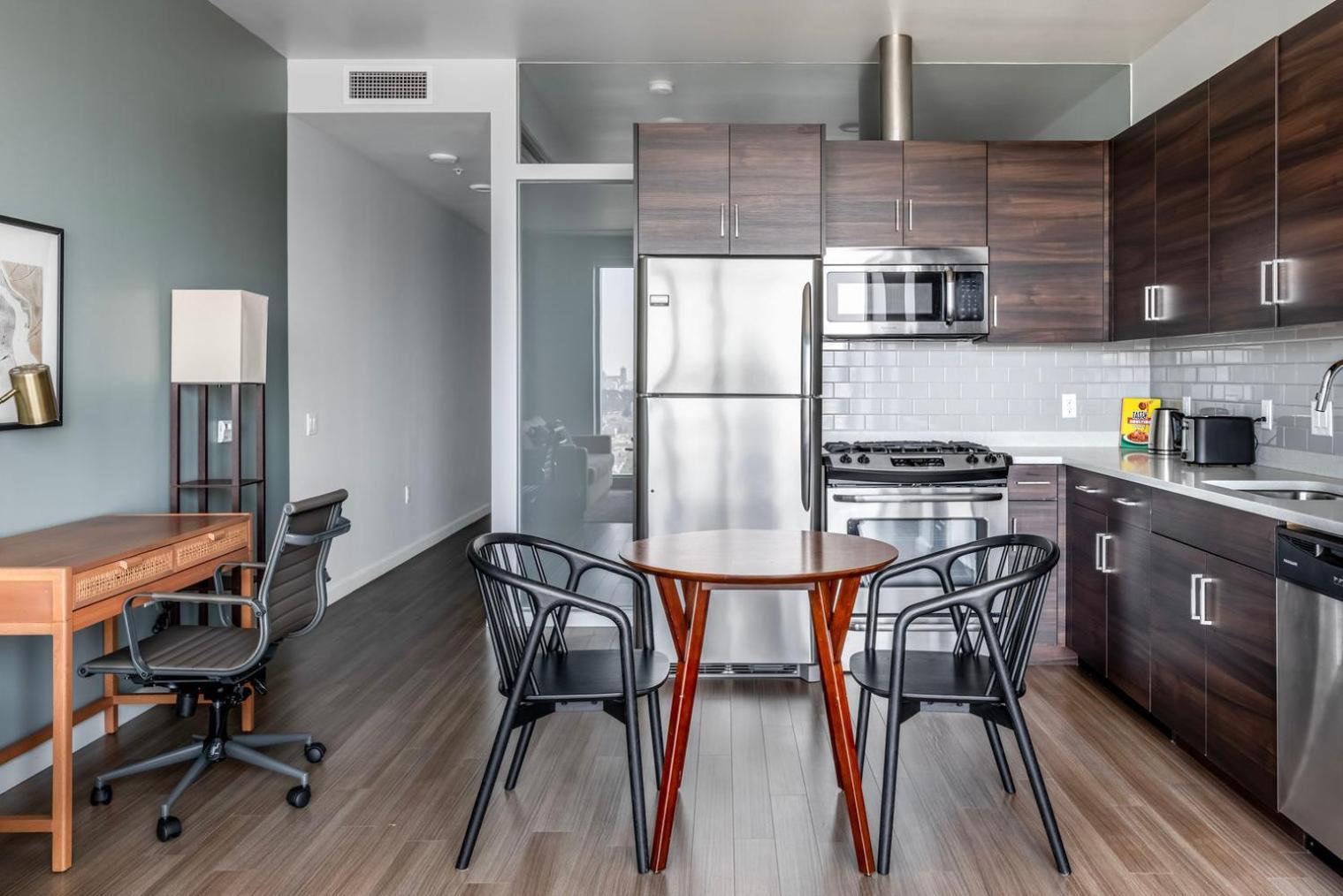 Soma 1br W Yoga Rooftop Movie Theater Nr Bars Sfo-1484