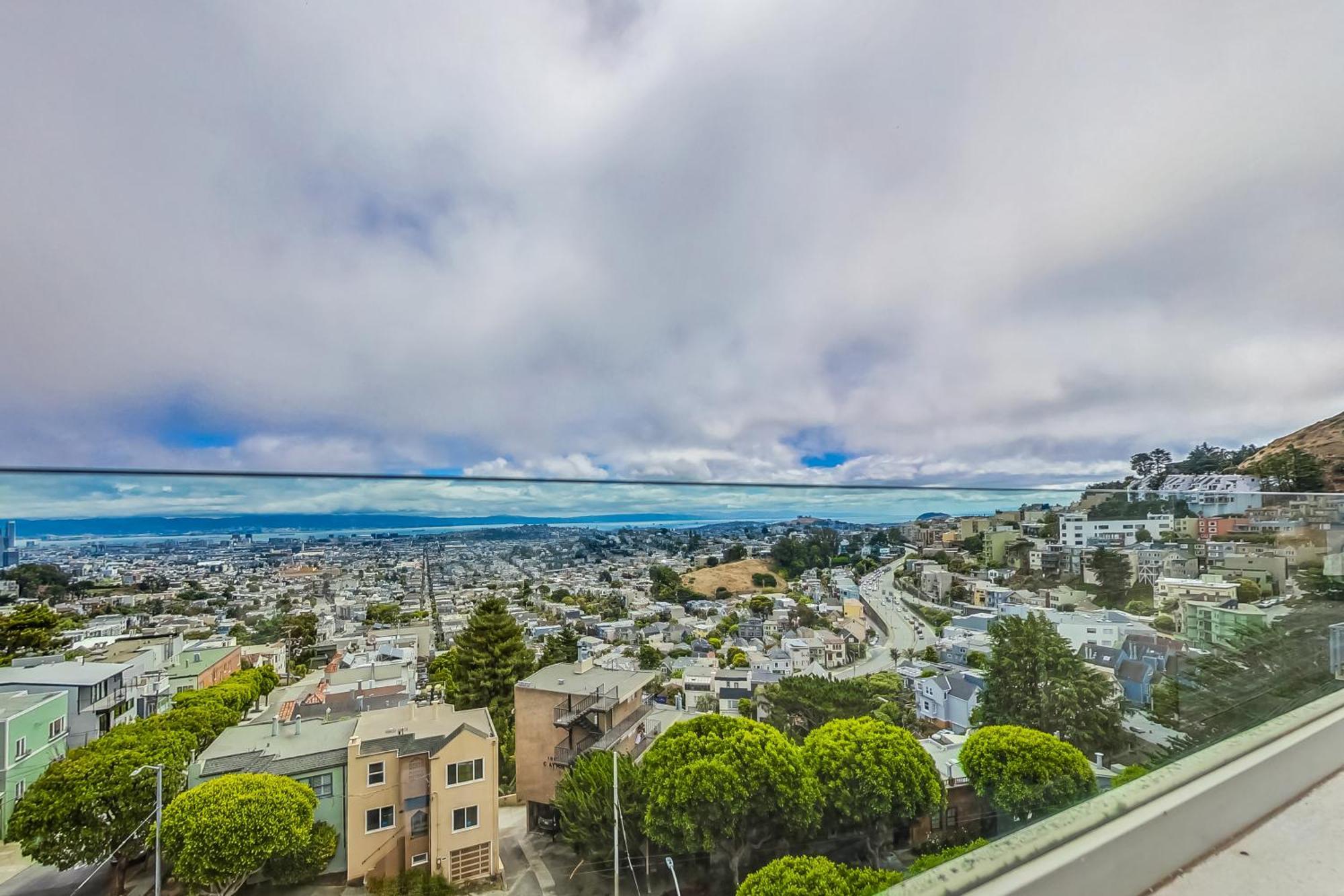Luxury 3br - Pano Views, Steam & Deck Holiday home *