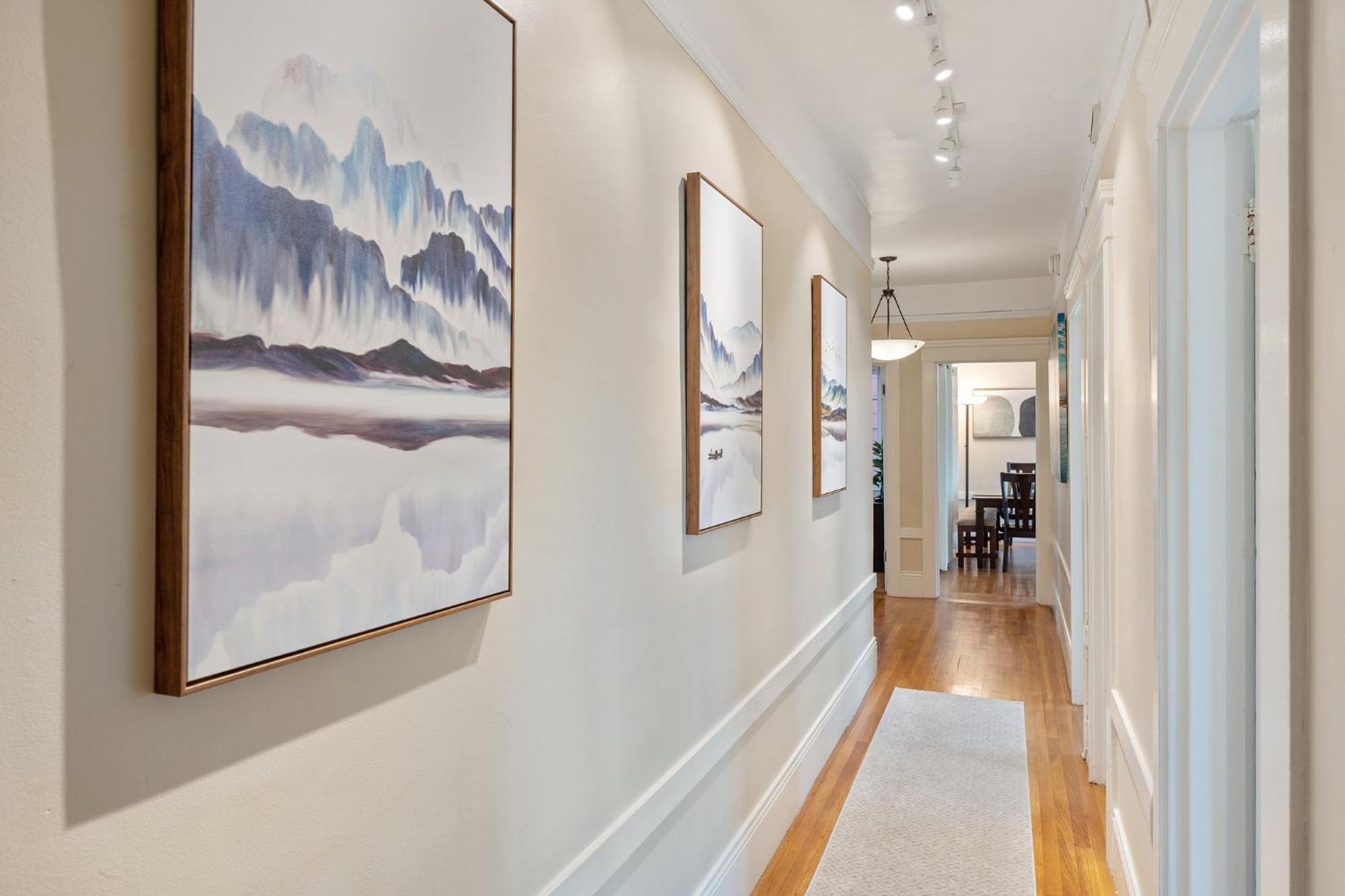 Cozy 2br Retreat With Parking & Laundry Apartment *