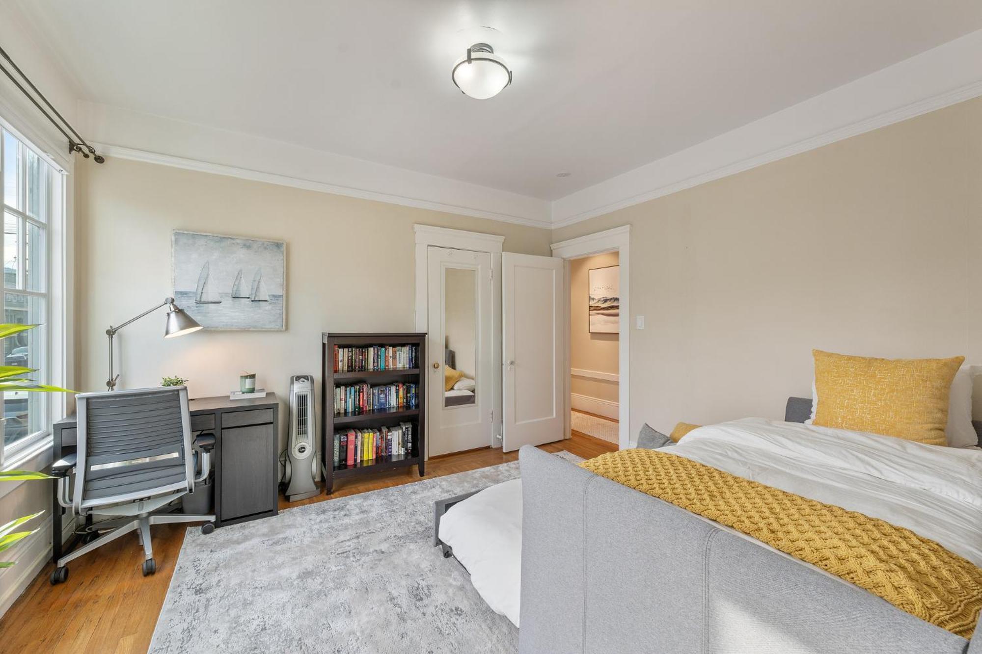 Cozy 2br Retreat With Parking & Laundry