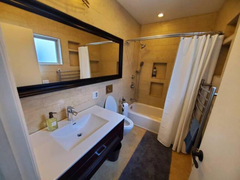 Cozy Sf 4 Bedroom 2 Bath Holiday home *