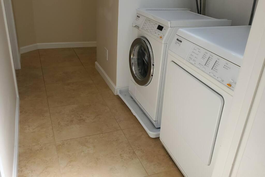 Cozy Sf 4 Bedroom 2 Bath Holiday home *