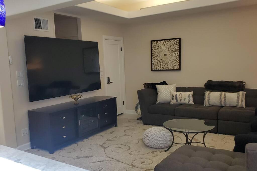 Cozy Sf 4 Bedroom 2 Bath Holiday home *