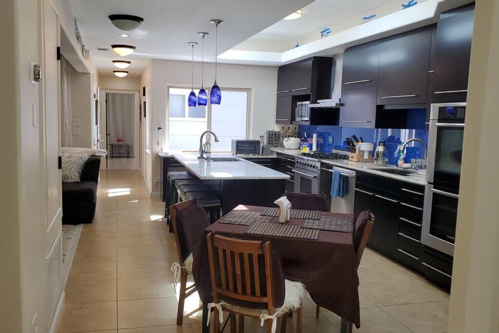 Cozy Sf 4 Bedroom 2 Bath