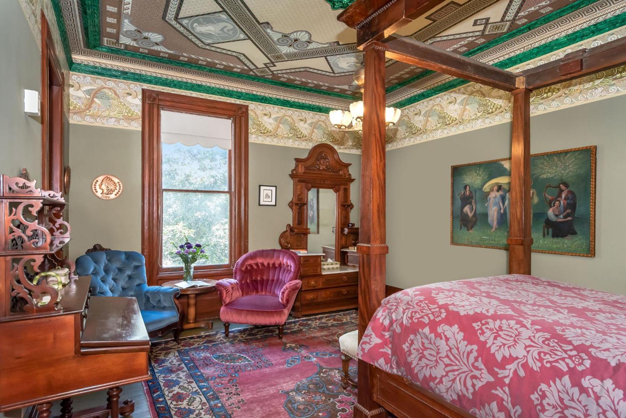 Chateau Tivoli 3*