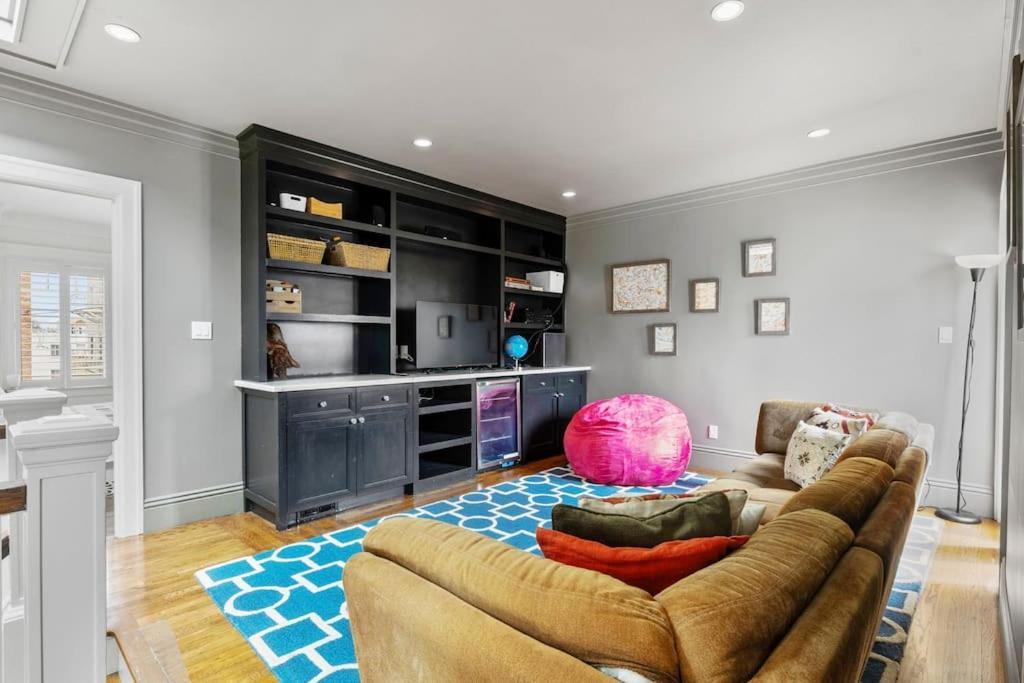 Holiday home Spacious Sf Haven - Cozy Bedrooms & Modern Kitchen *