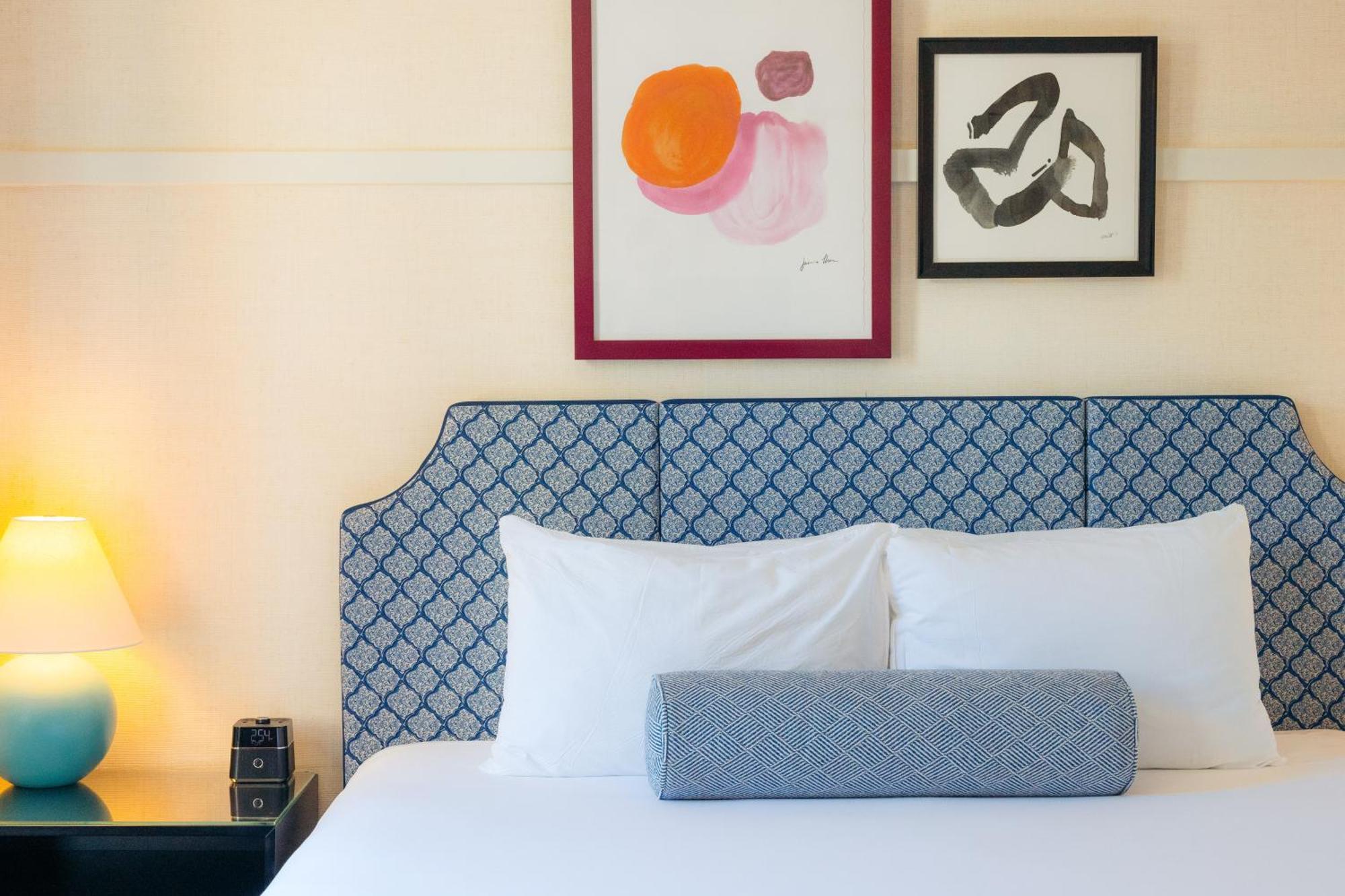 Triton Hotel 4*