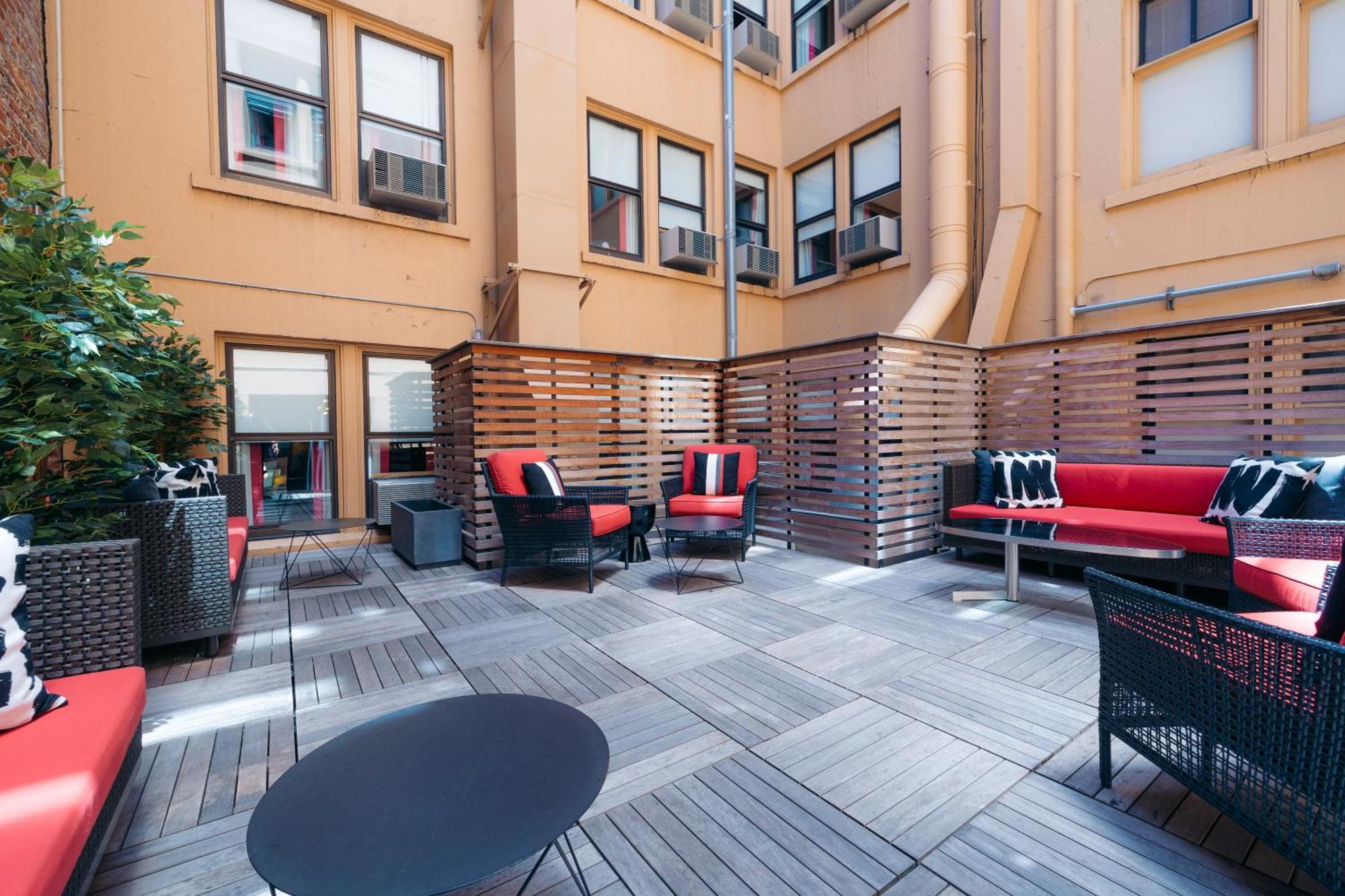 Hotel Triton 4*