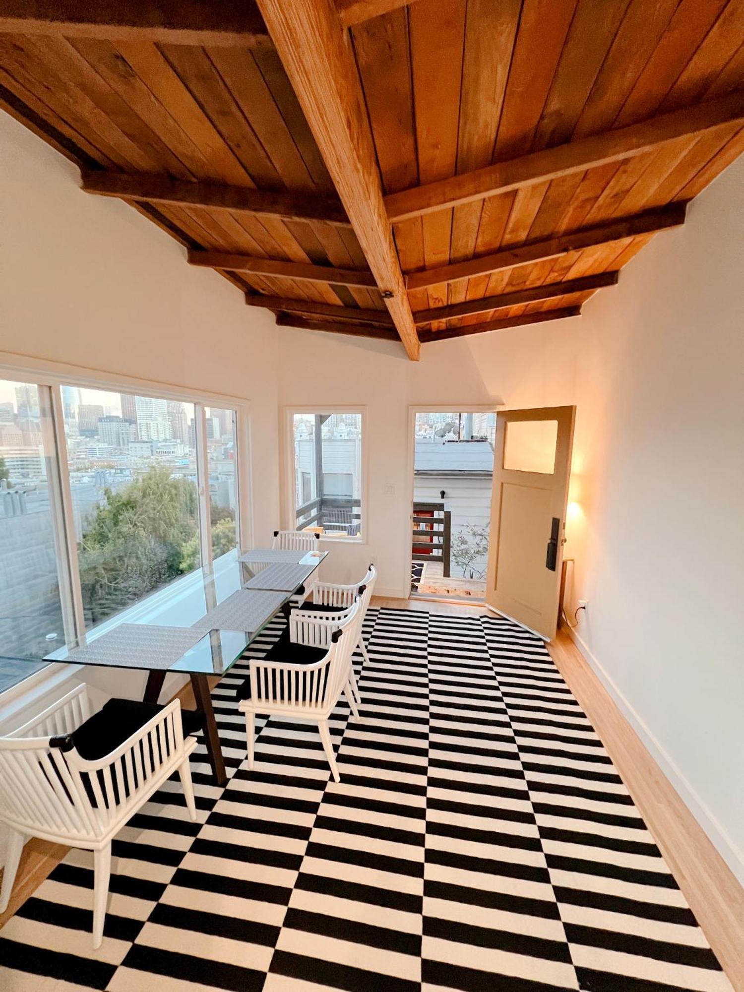 Charming 2br With Bay And Views-gated Luxury Private Place Holiday home