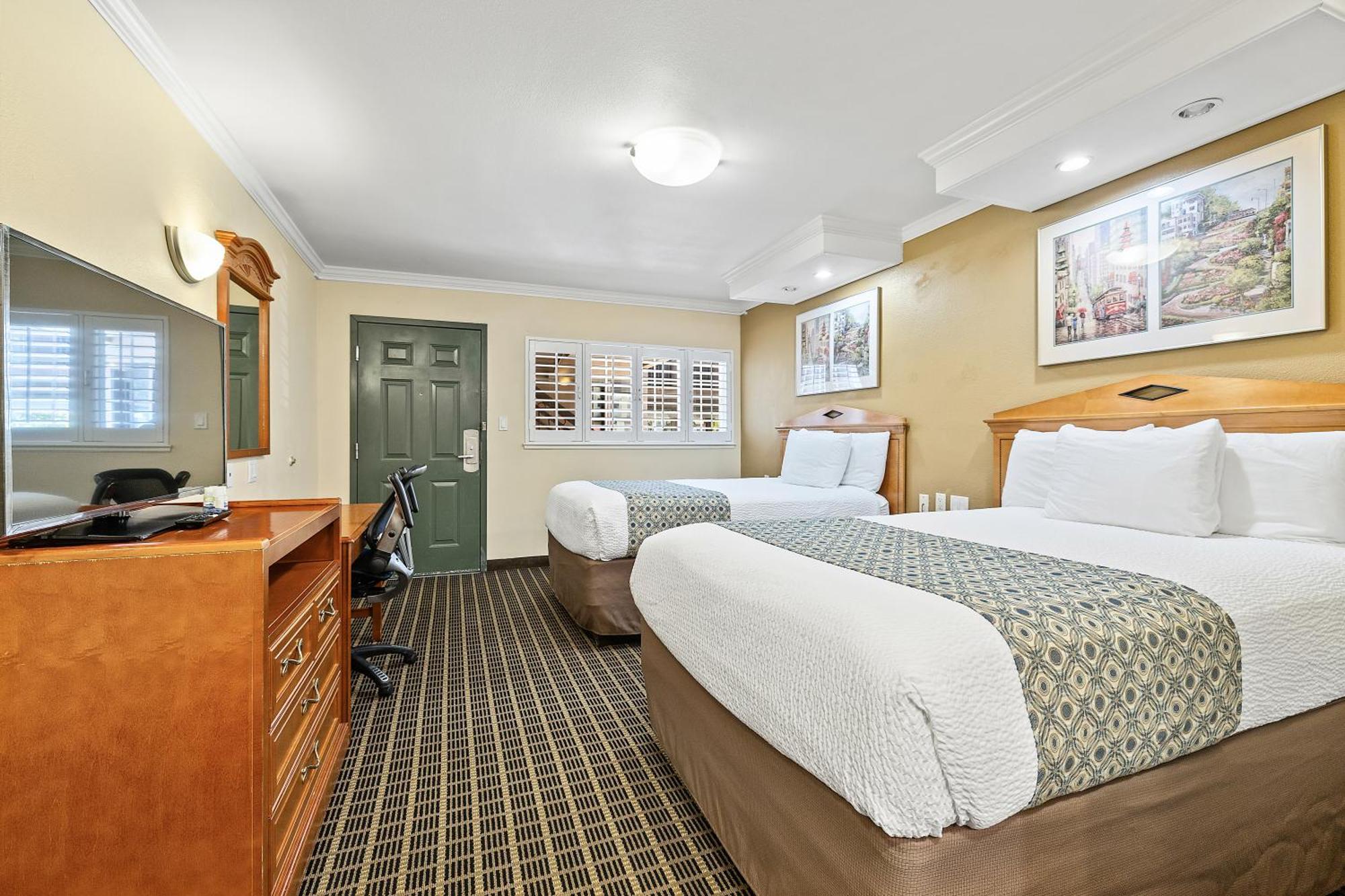 Alexis Park Hotel