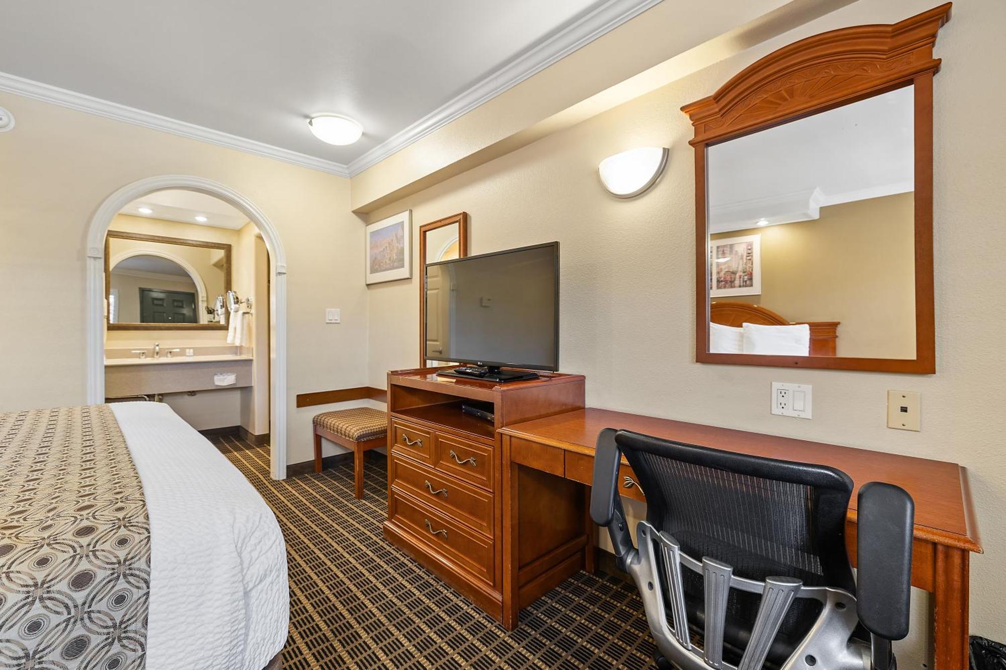 Alexis Park Hotel