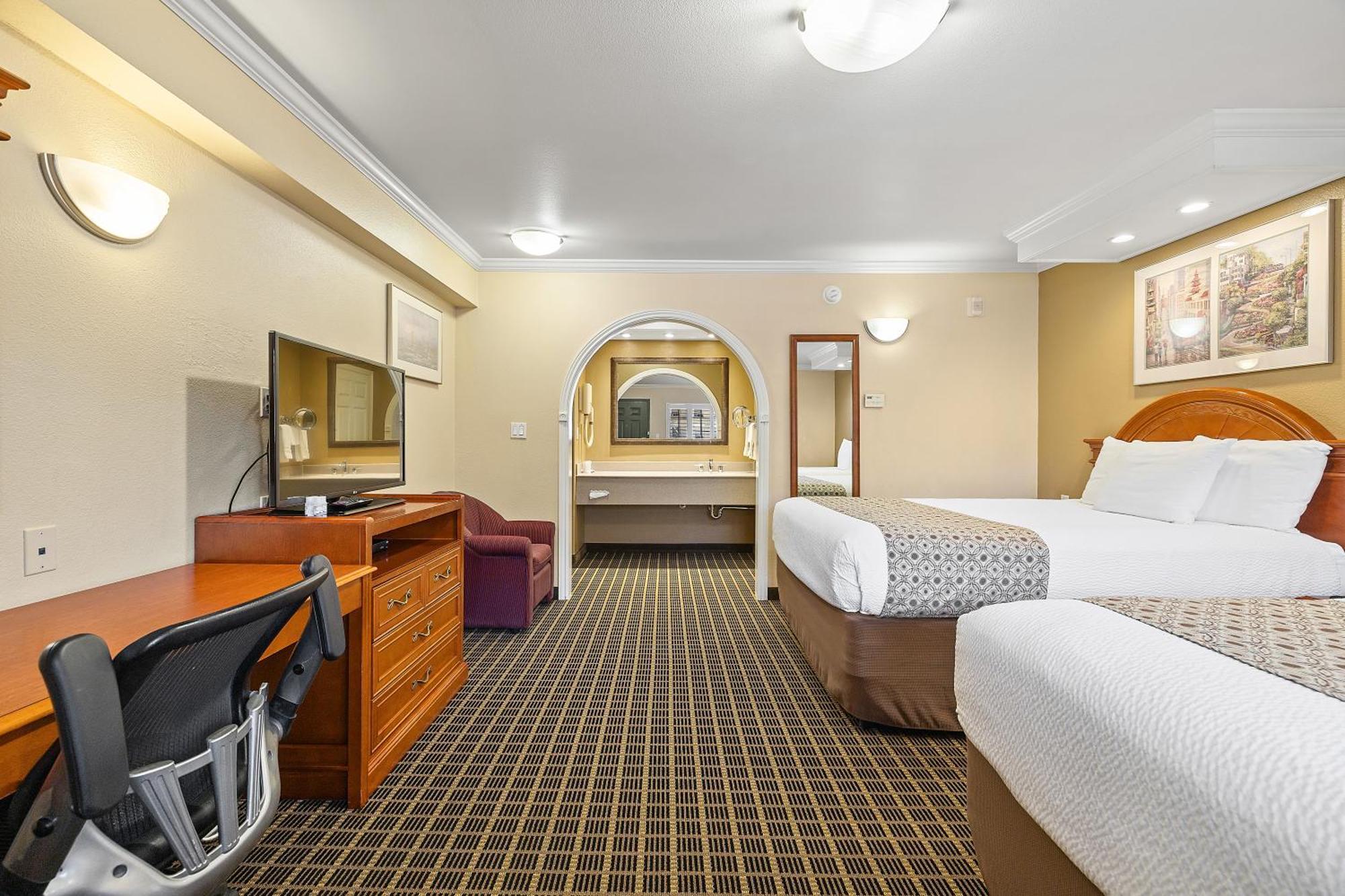 Hotel Alexis Park 3*