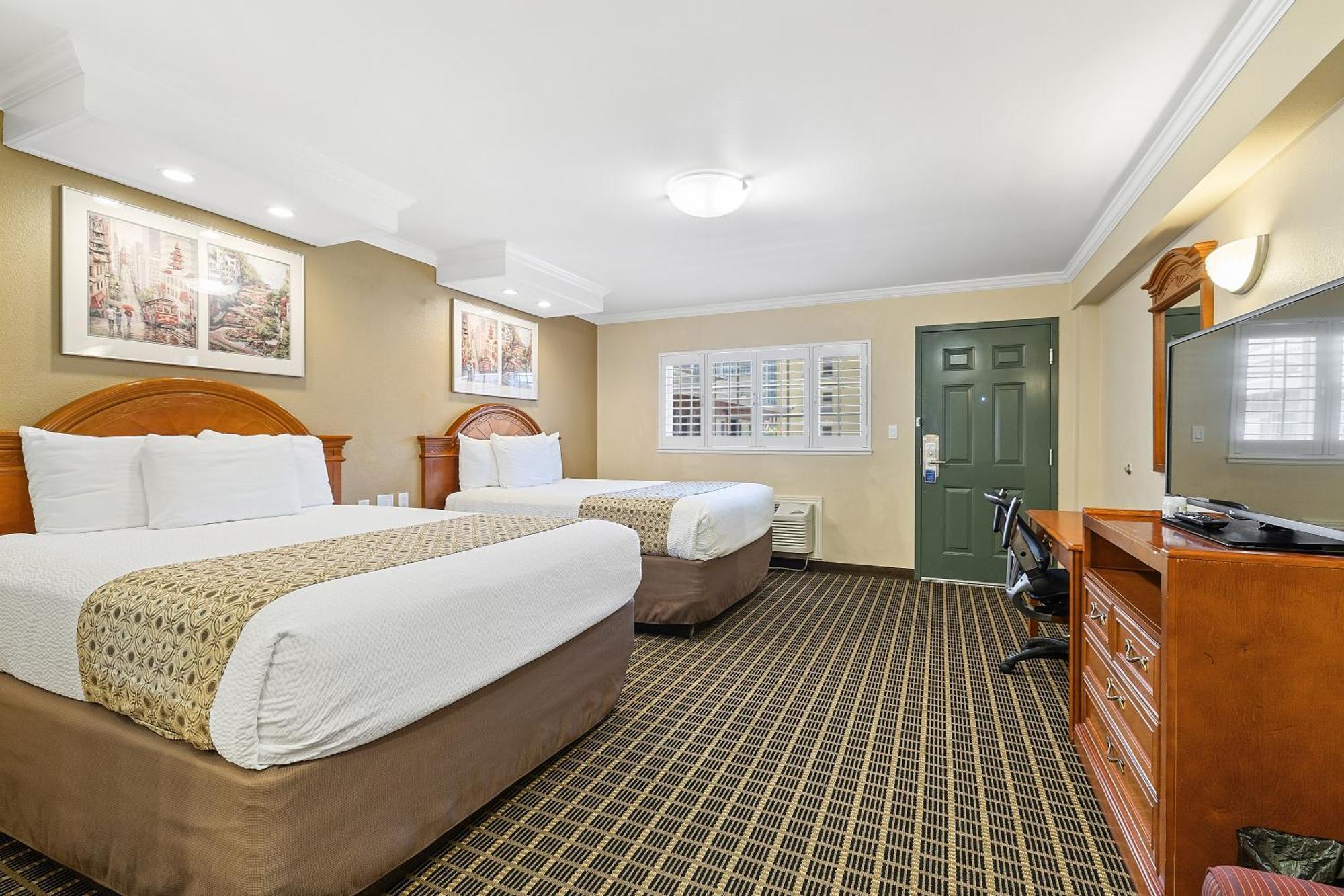 Hotel Alexis Park 3*