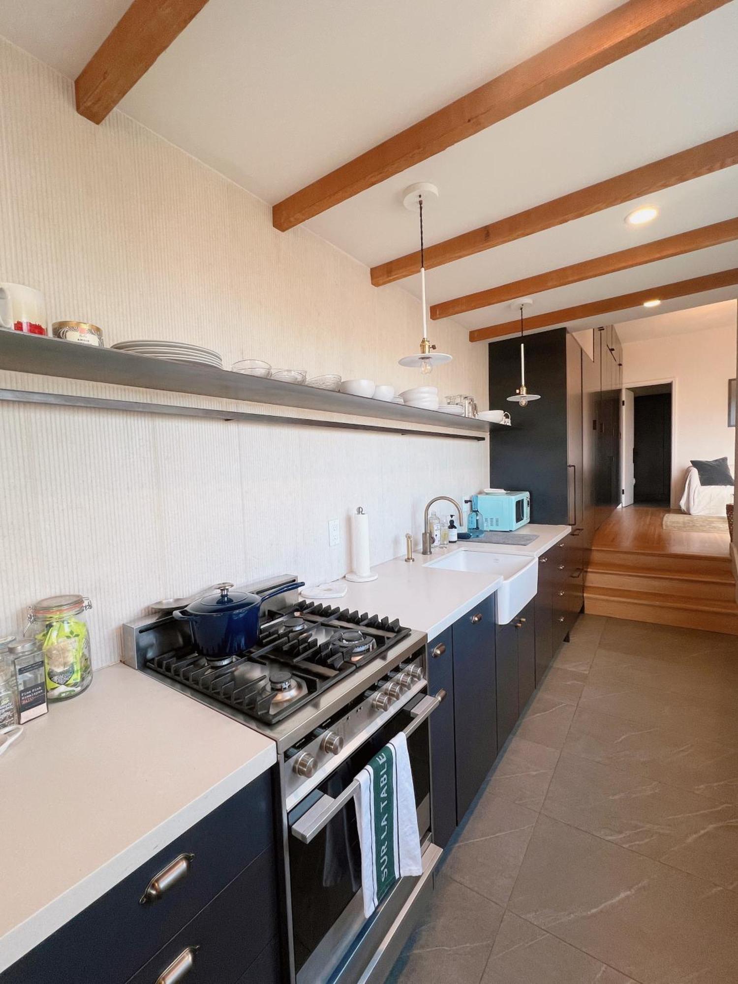 Charming 2br With Bay And Views-gated Luxury Private Place Holiday home *