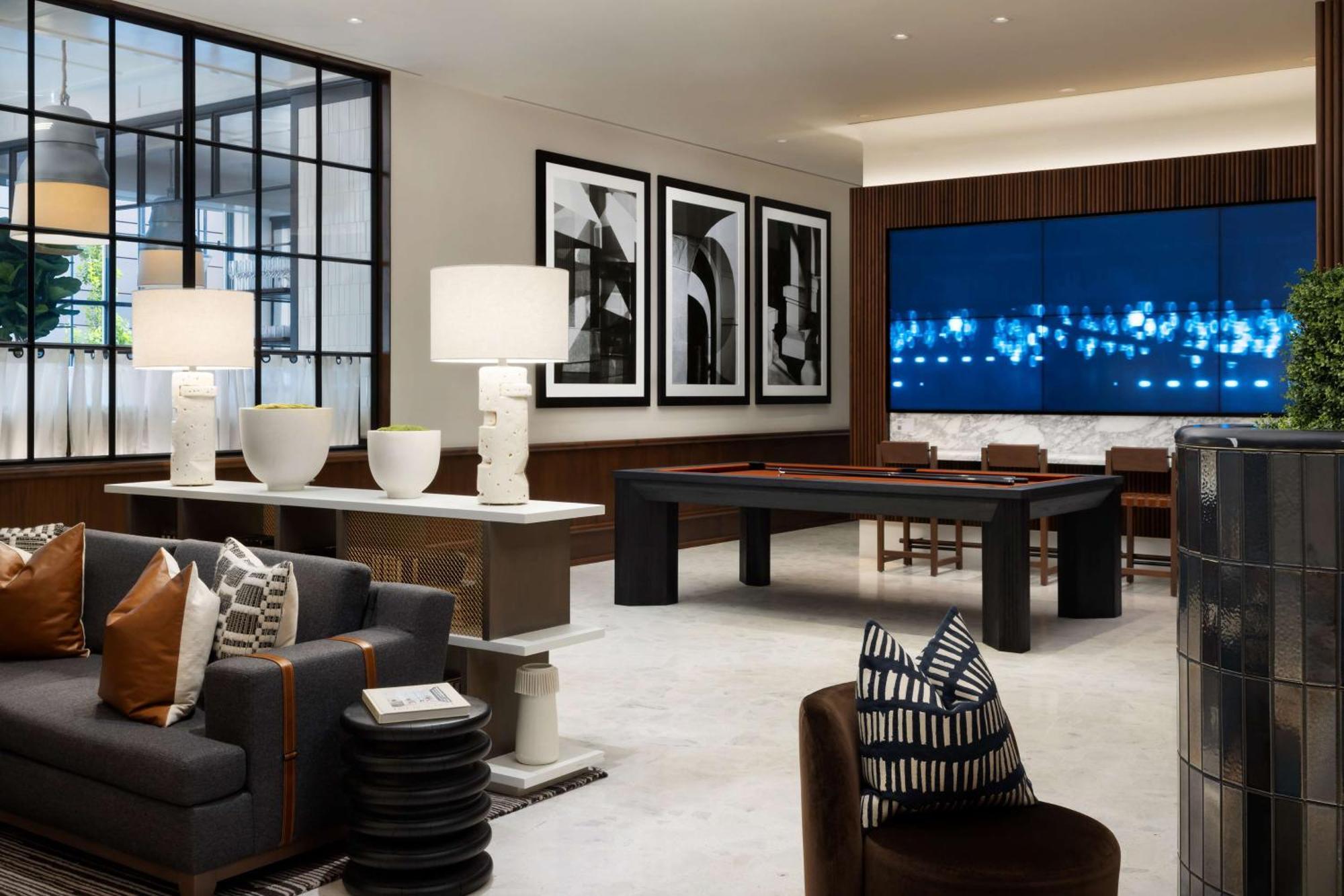 Hyatt Regency Downtown Soma 4*