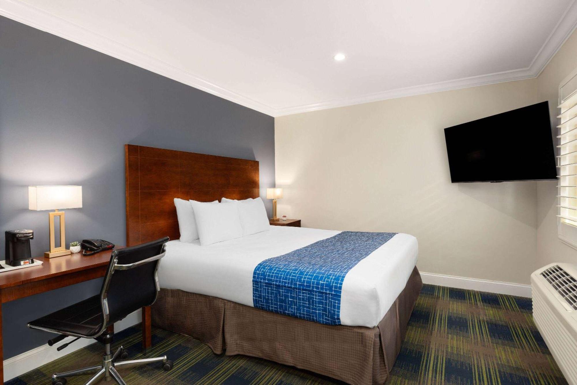 Travelodge By Wyndham By Fisherman's Wharf Motel