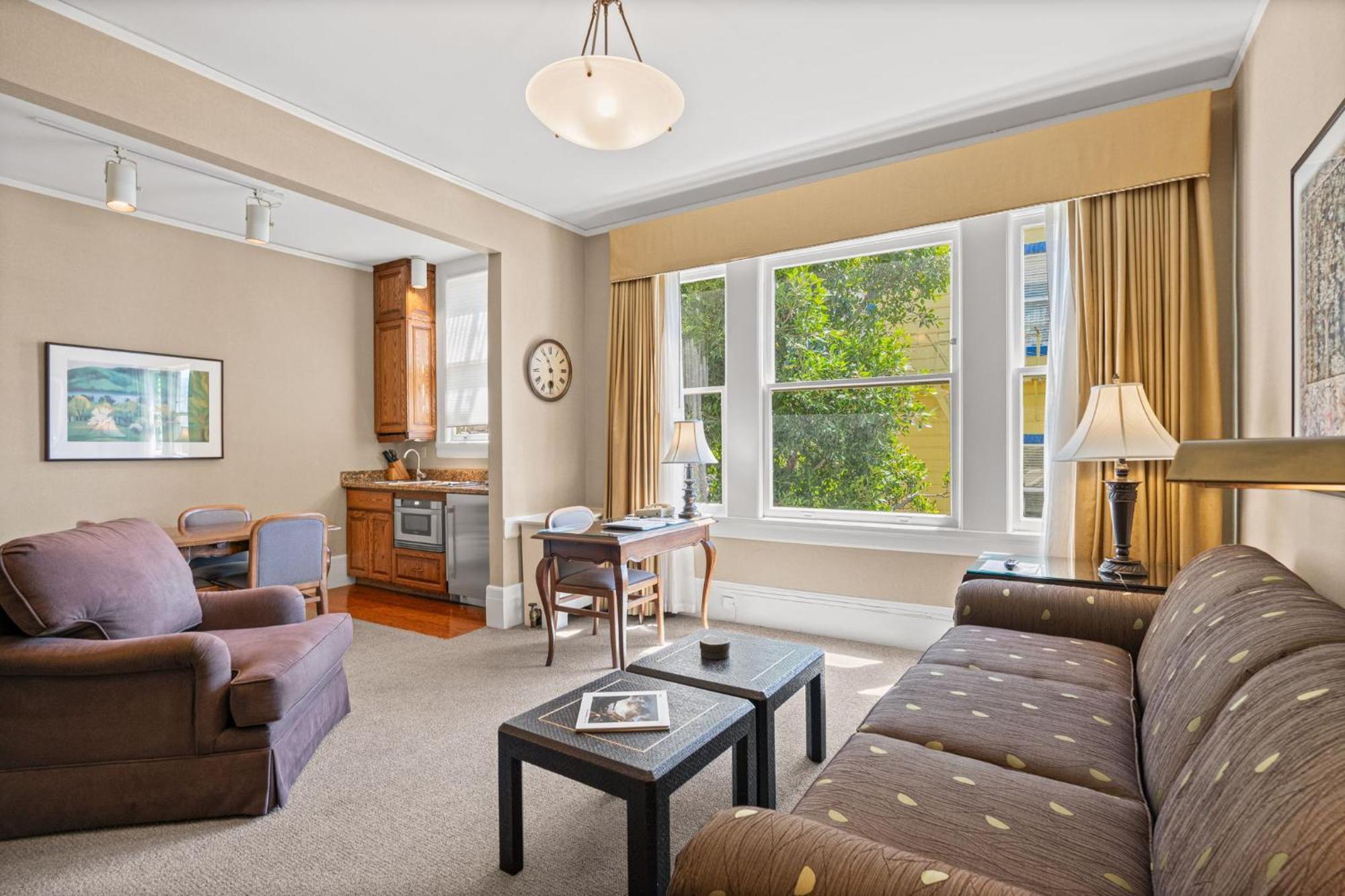 Aparthotel Powell Place 2*