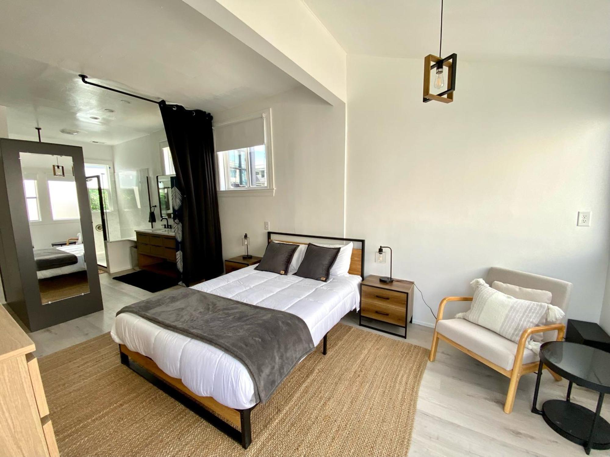 Apartment Sf, Location, Location, Comfort *
