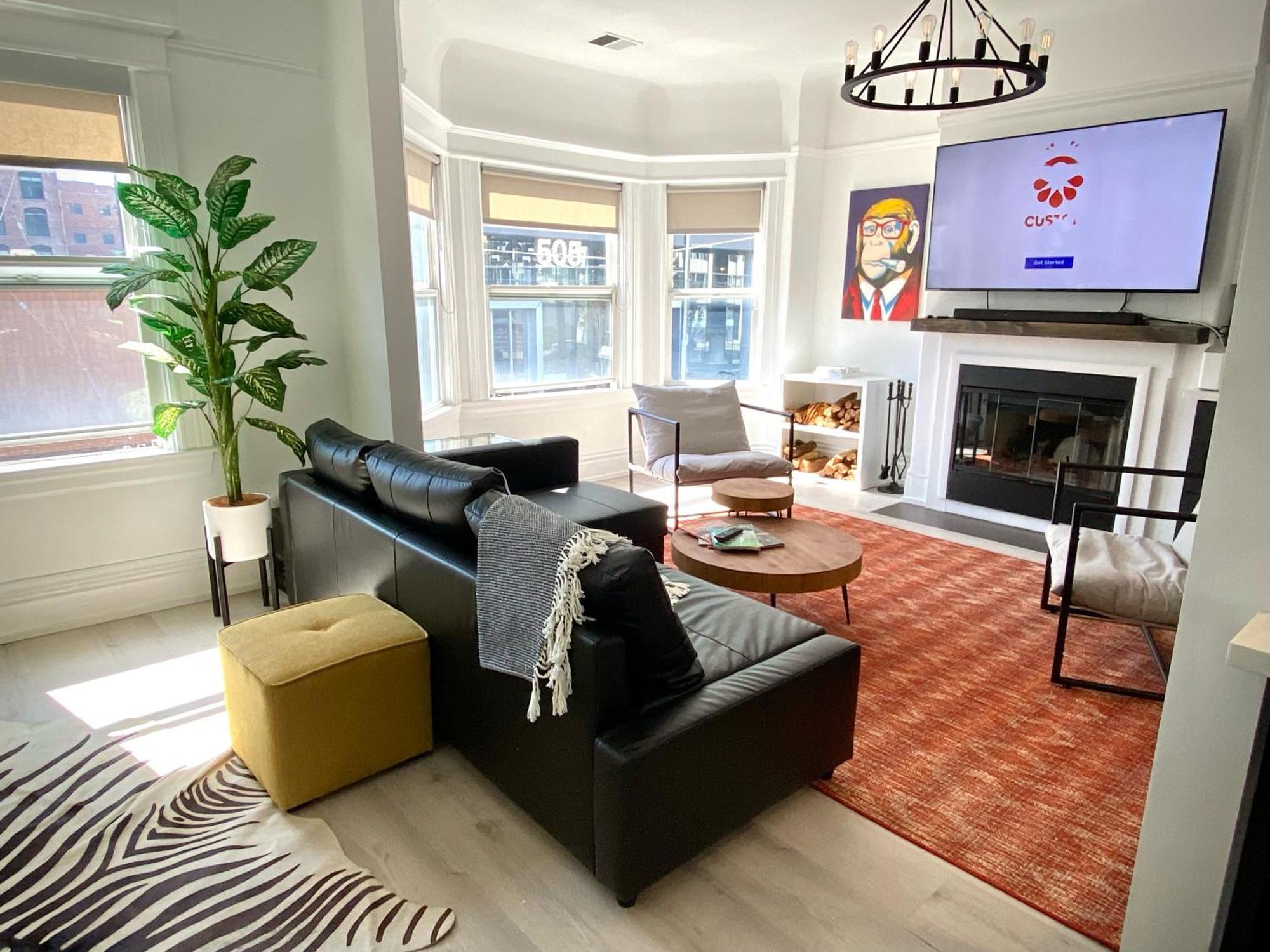 Apartment Sf, Location, Location, Comfort