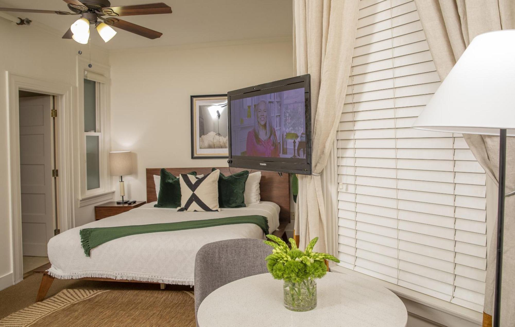 Washington Square Hotel