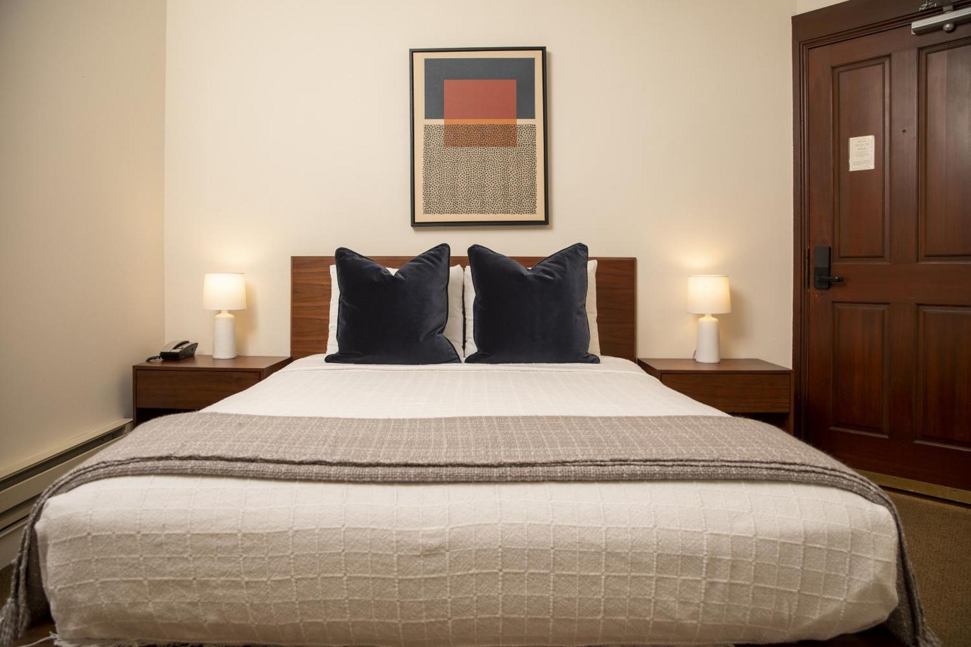 Washington Square Hotel 3*